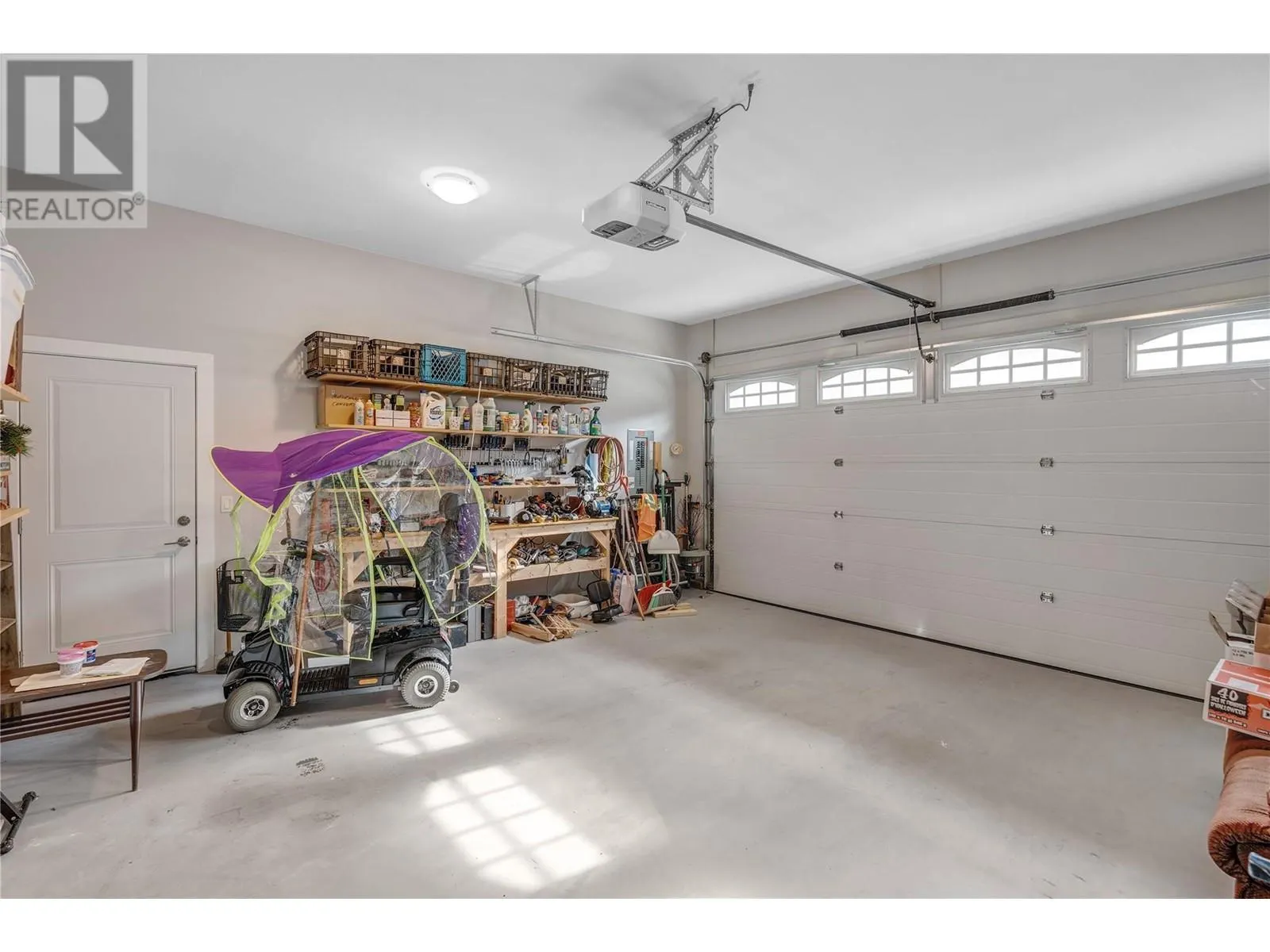 324 K VIEW Crescent