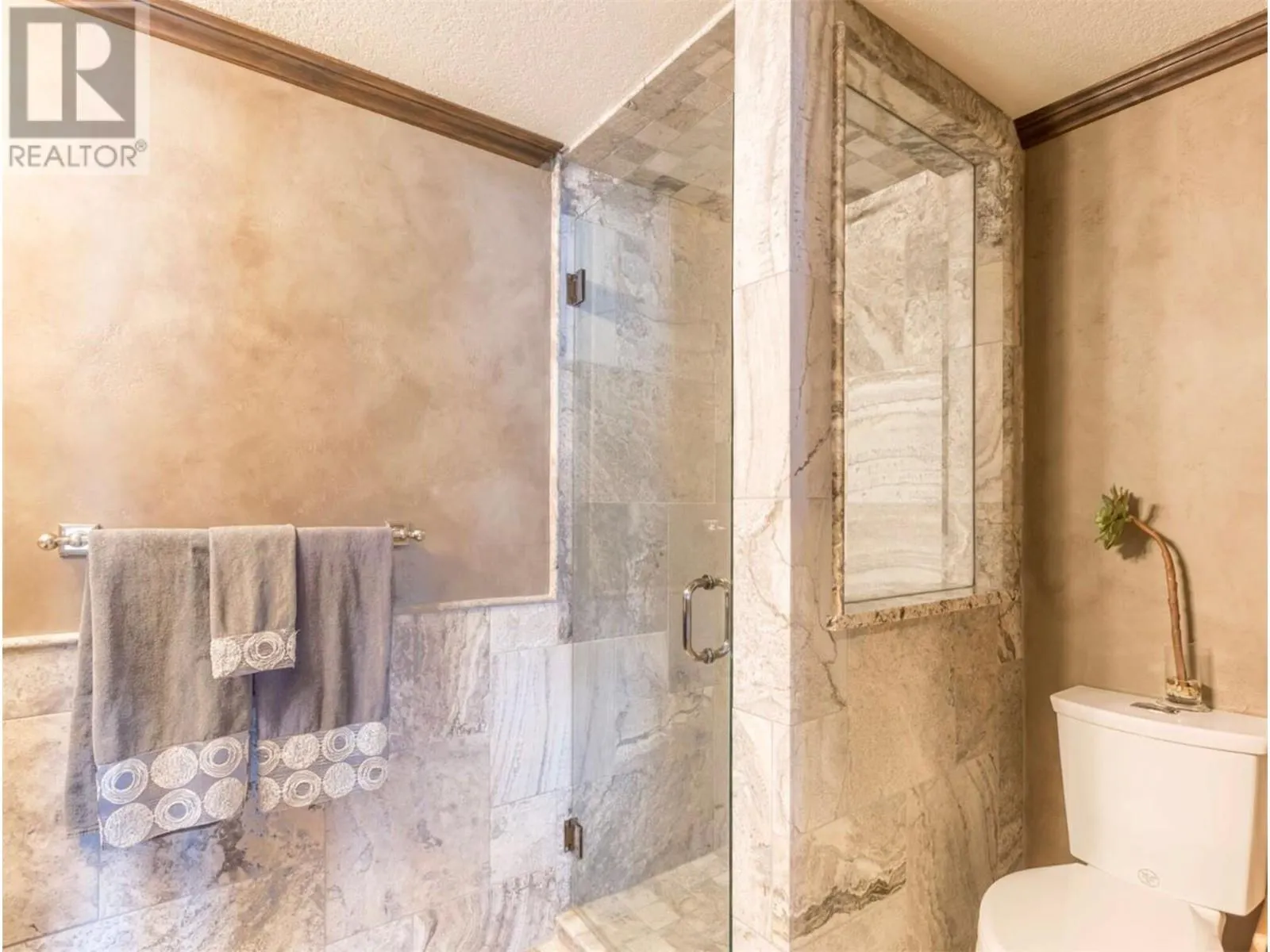 15010 & 15020 Tamarack Drive