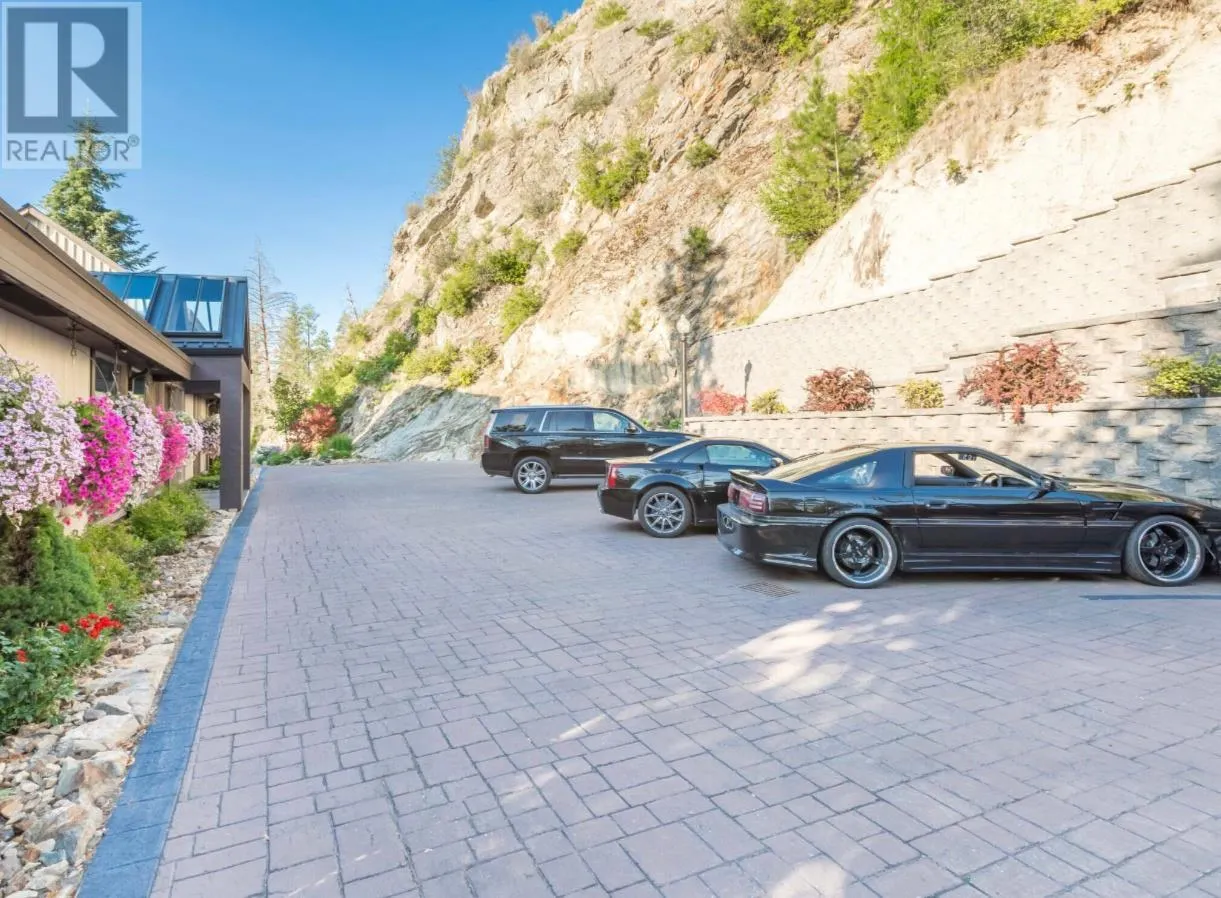 15010 & 15020 Tamarack Drive