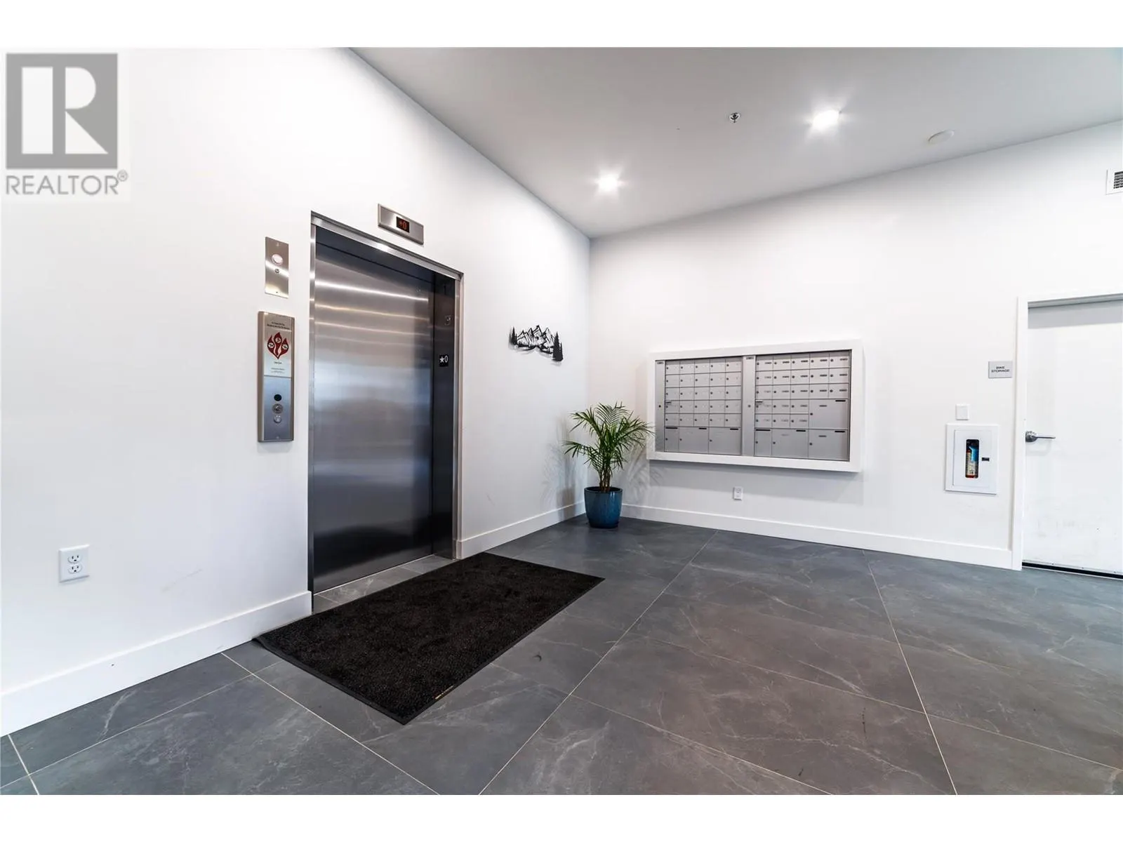 514 VICTORIA Street Unit# 207