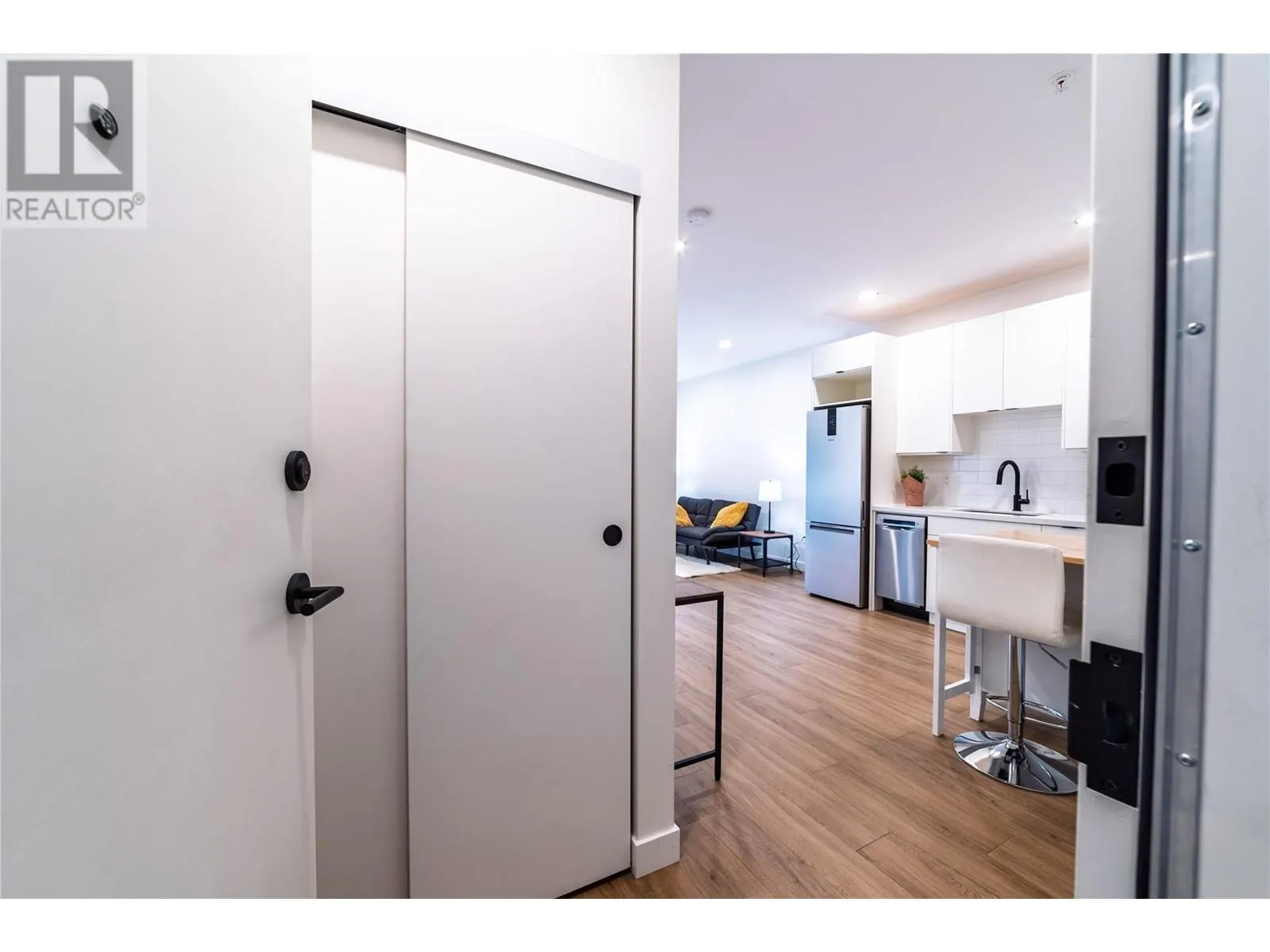 514 VICTORIA Street Unit# 207