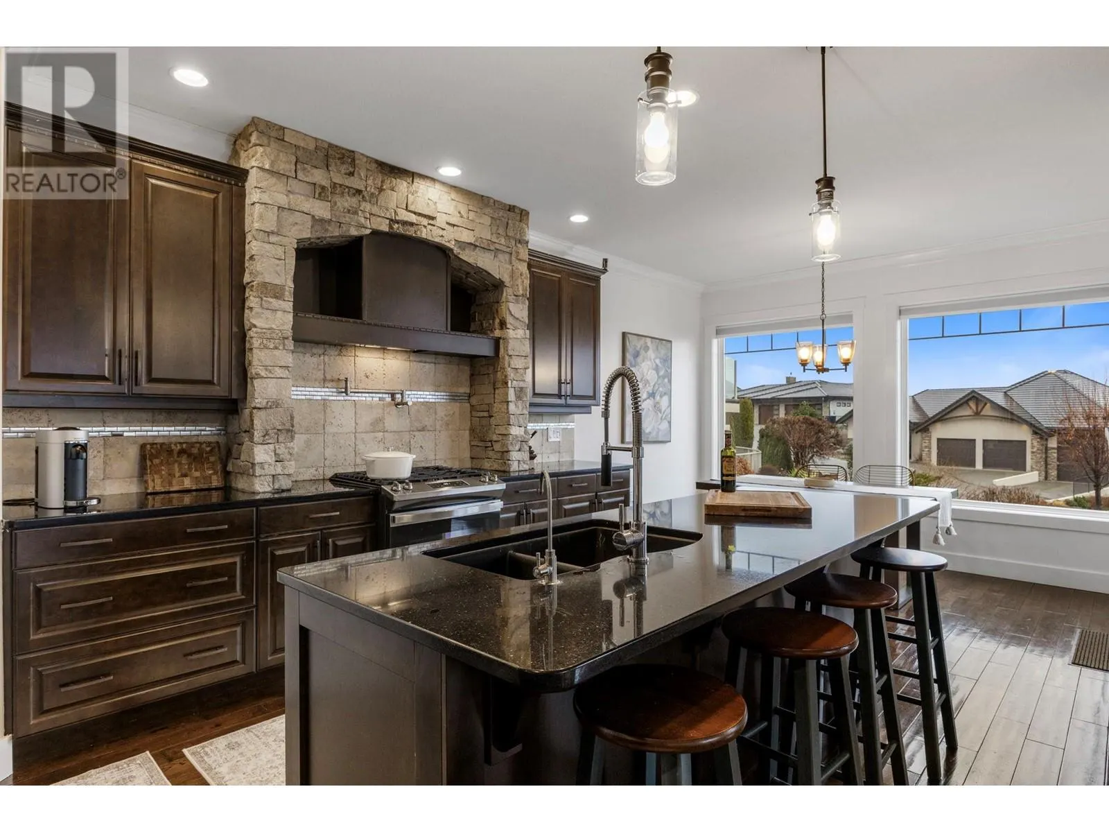 2584 Lucinde Road