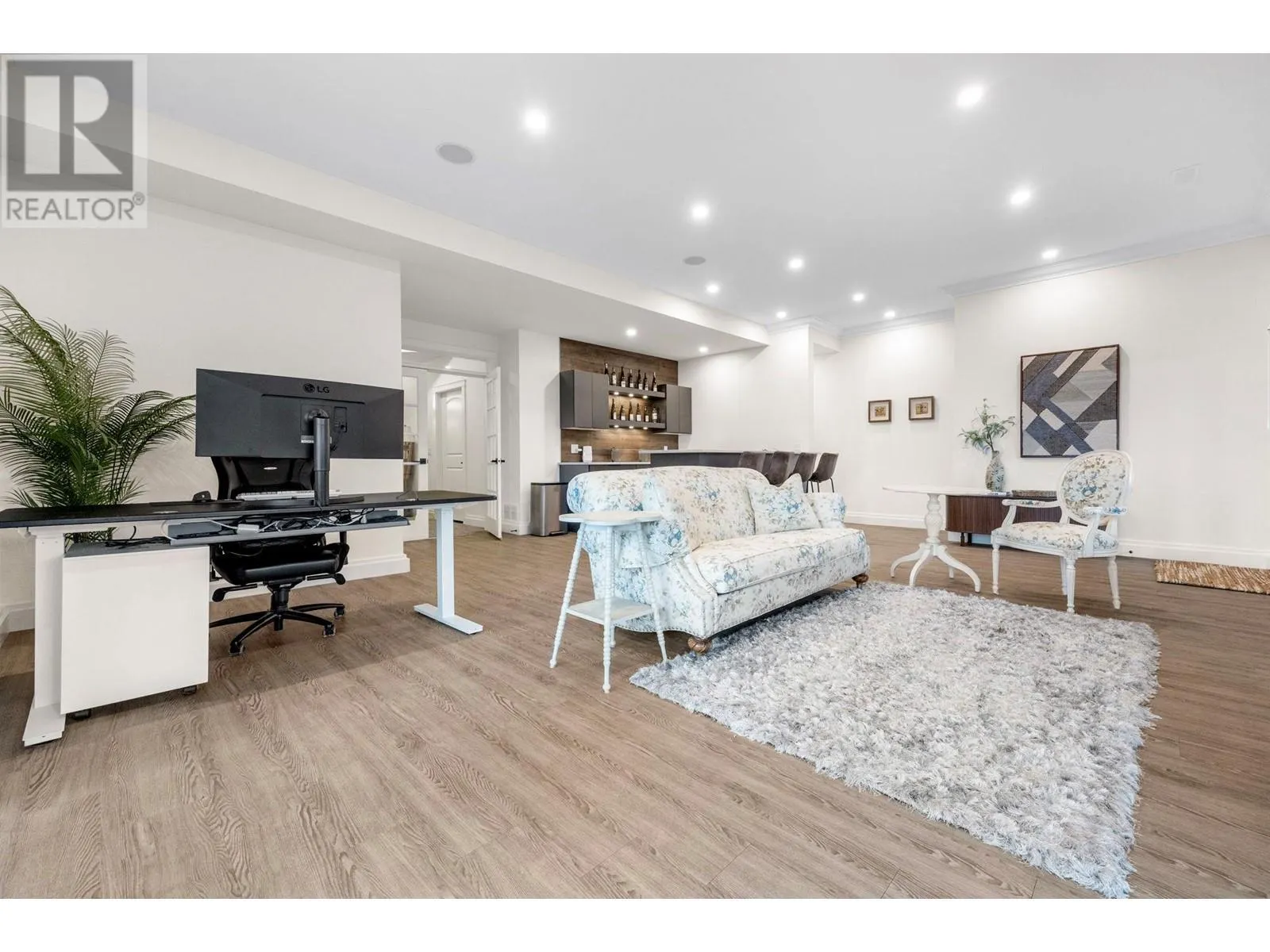 2584 Lucinde Road
