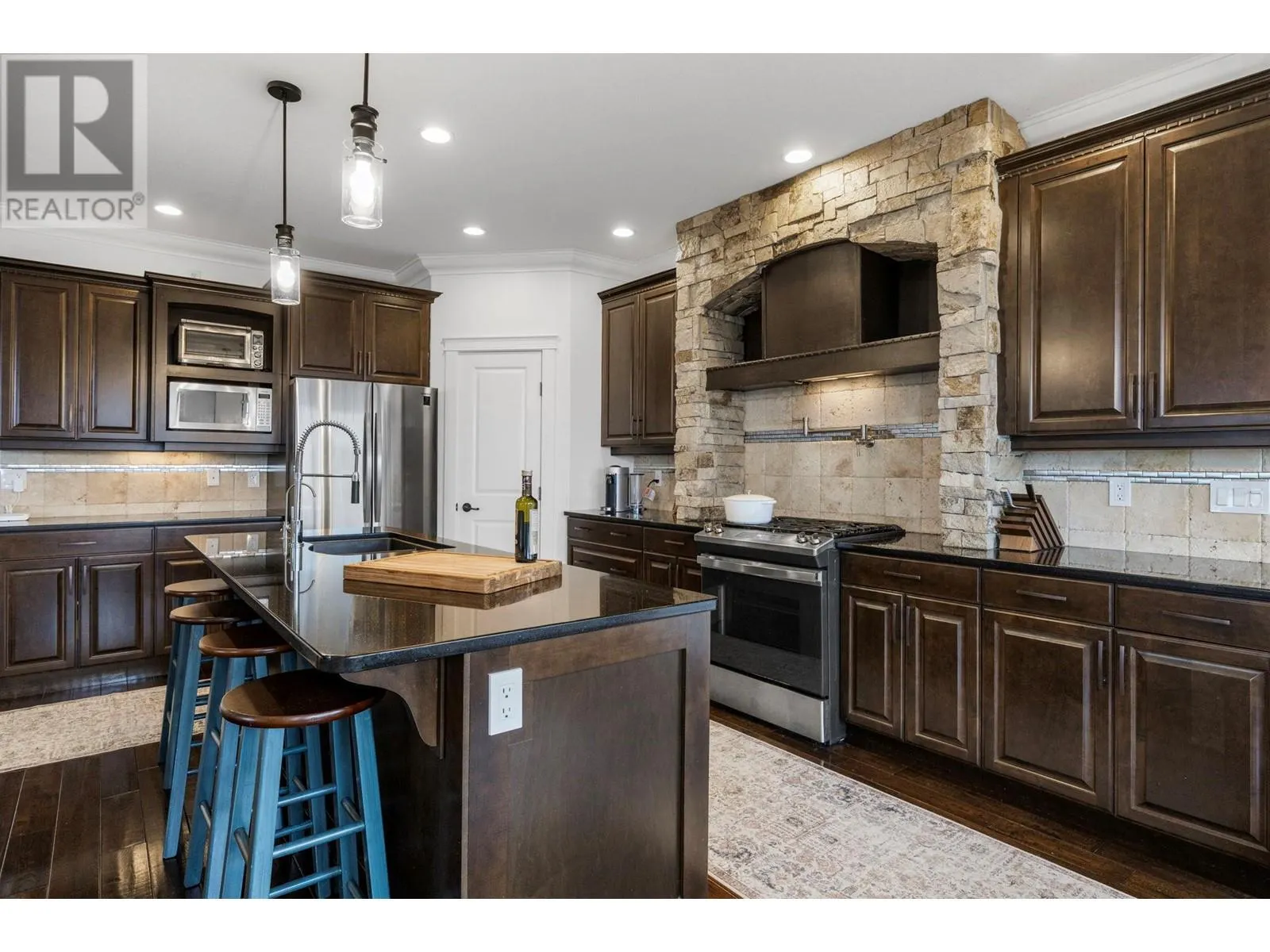 2584 Lucinde Road