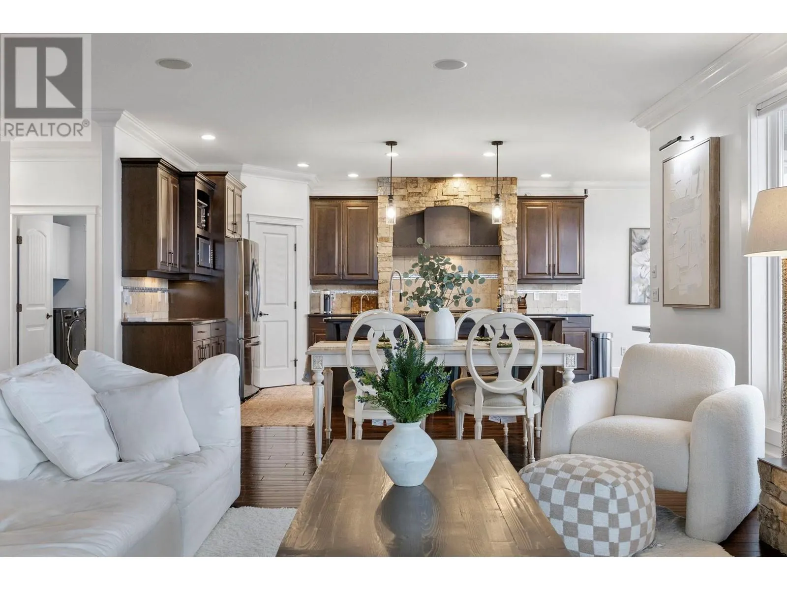 2584 Lucinde Road