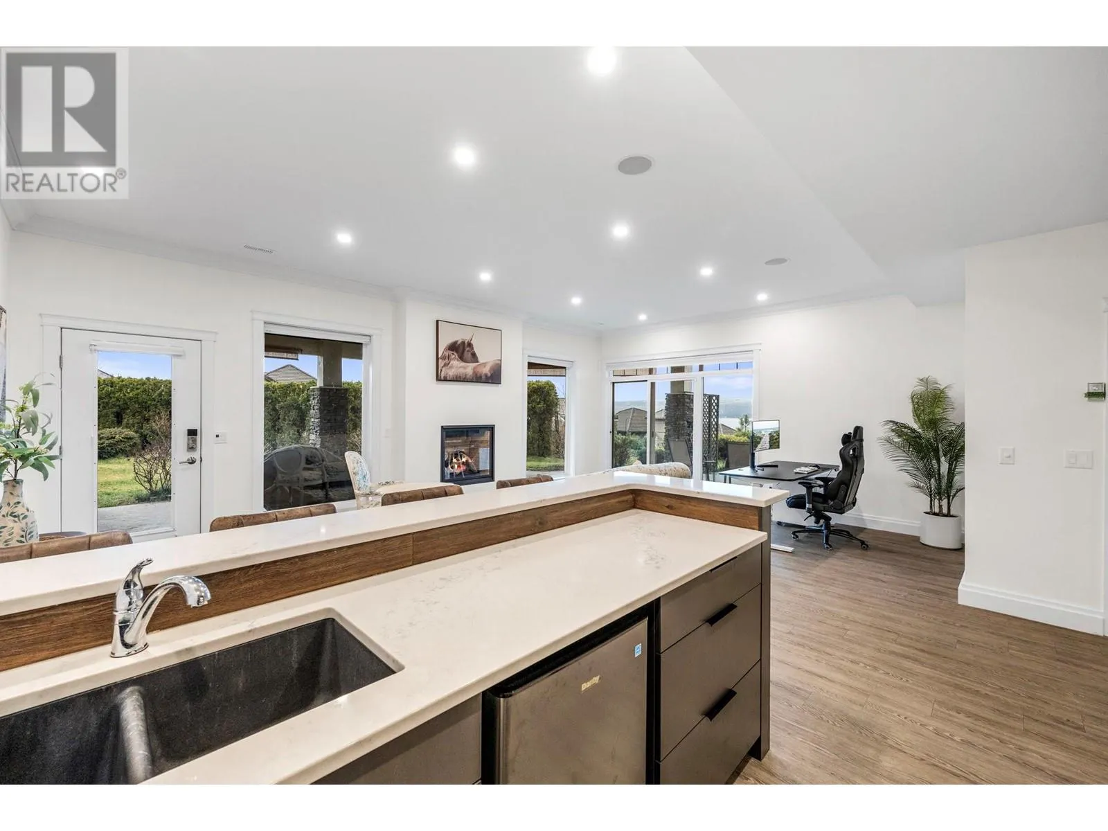 2584 Lucinde Road
