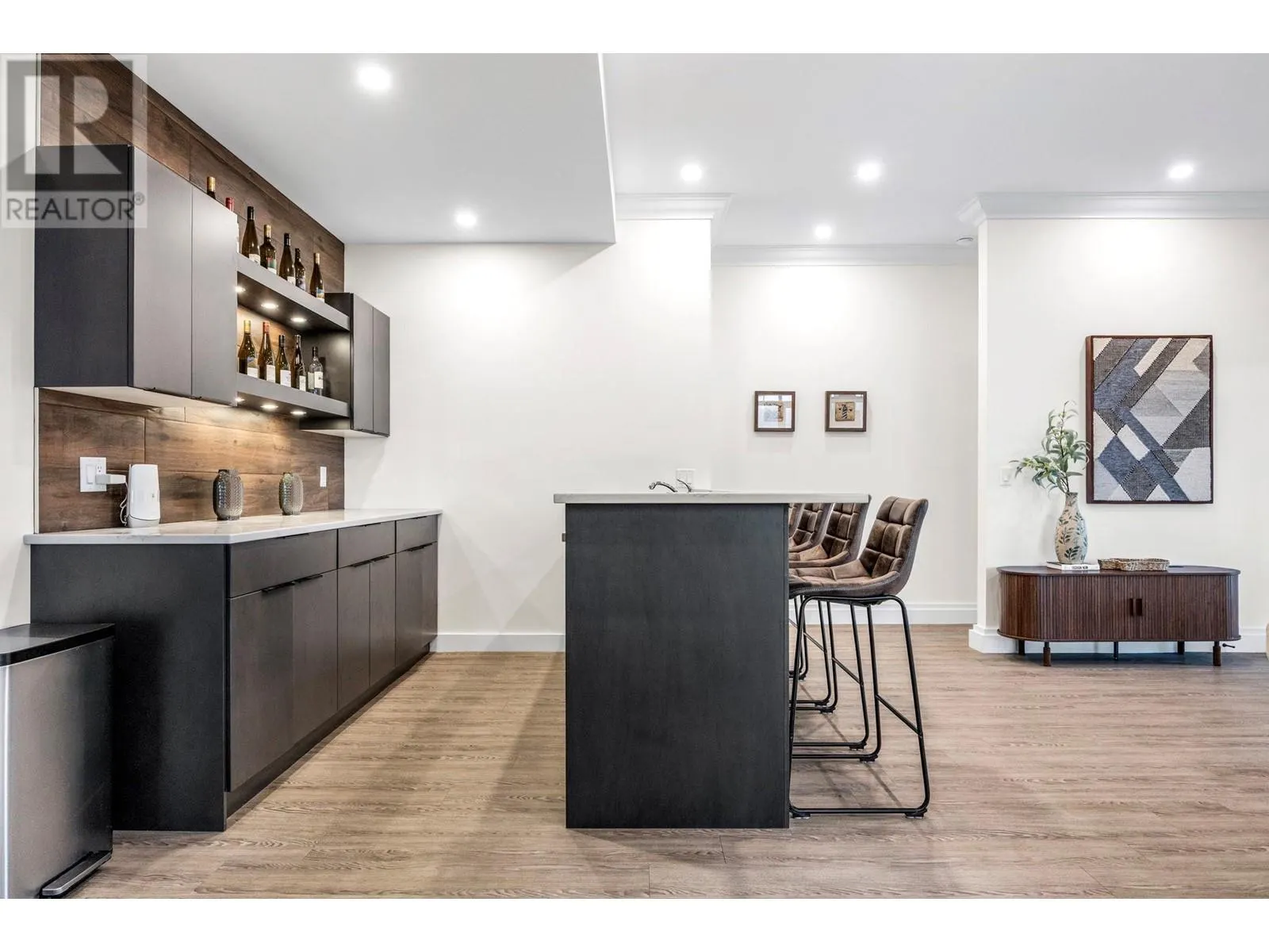 2584 Lucinde Road