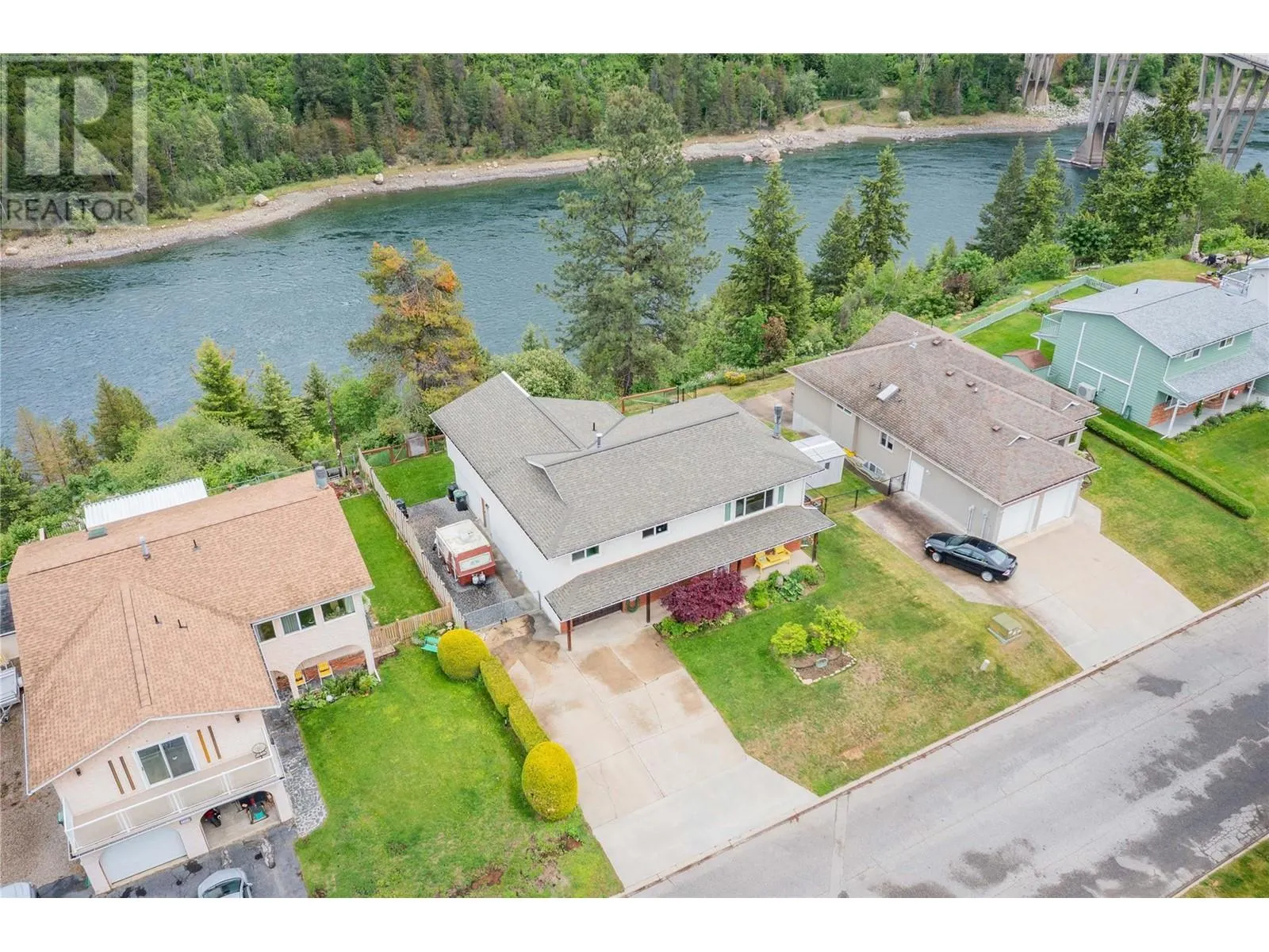 1923 Riverside Crescent
