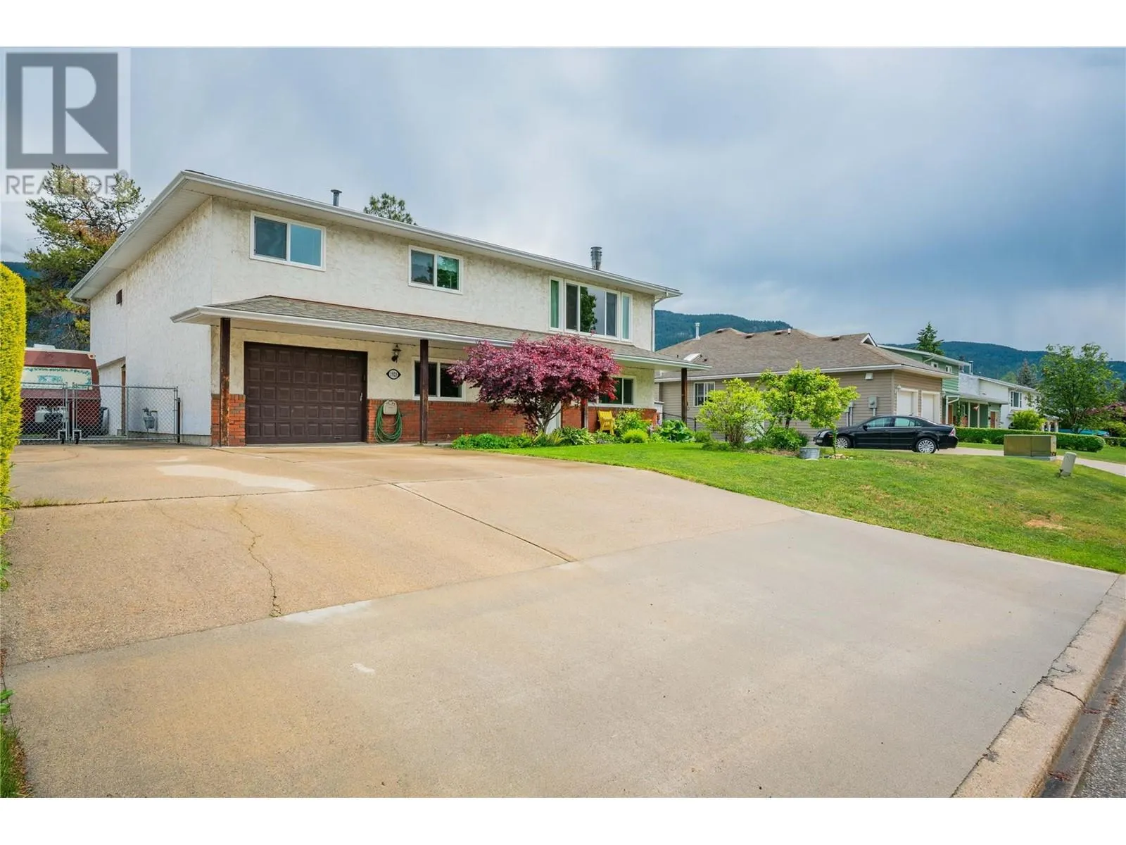 1923 Riverside Crescent