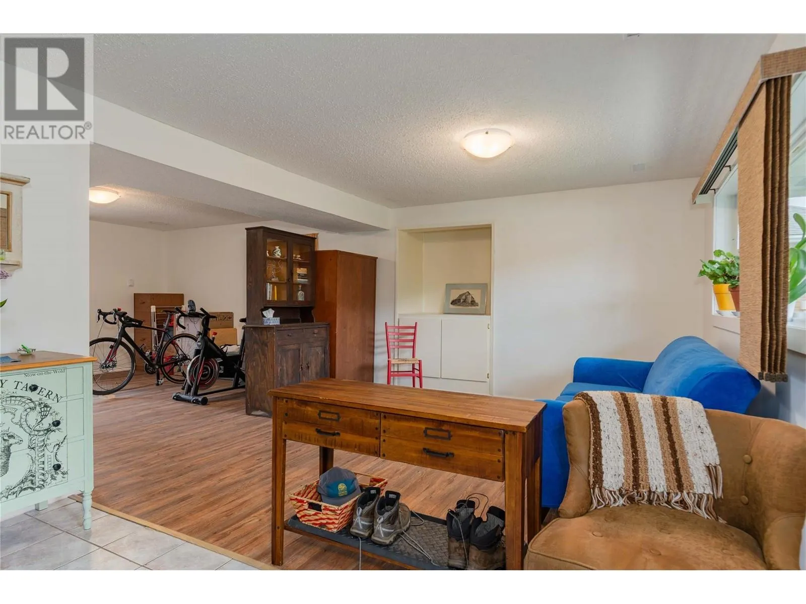 1923 Riverside Crescent