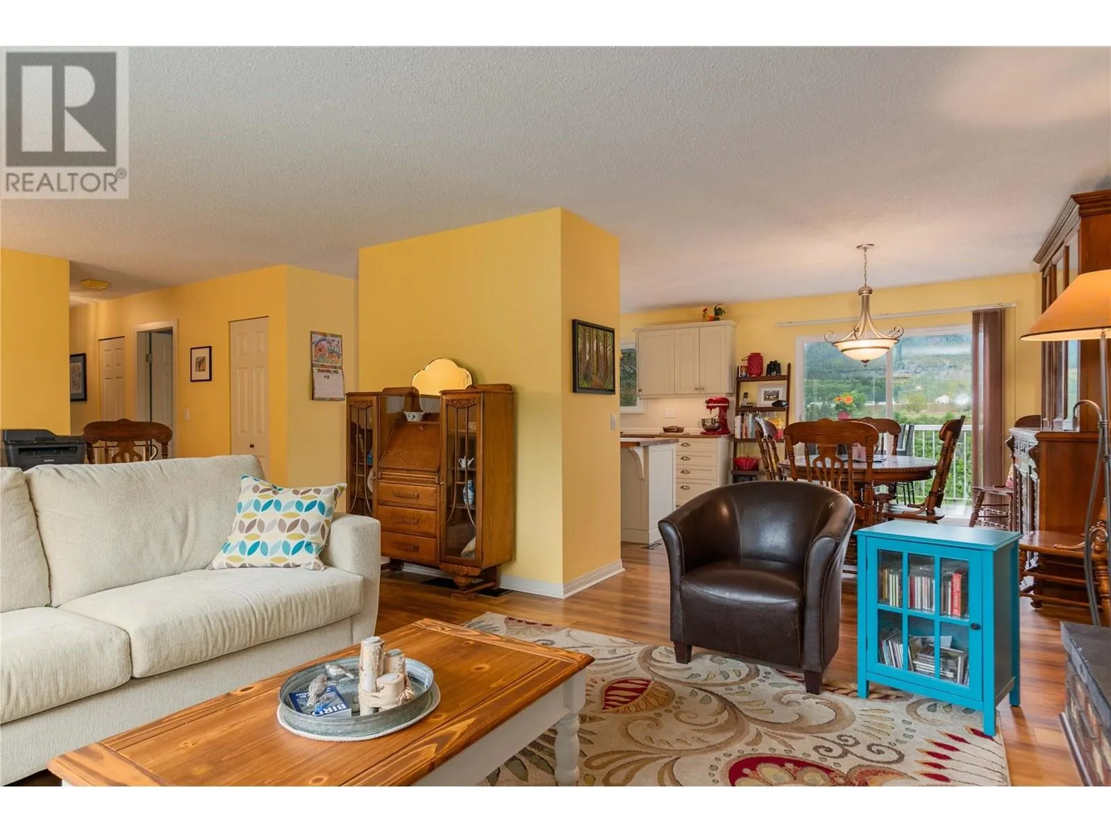 1923 Riverside Crescent