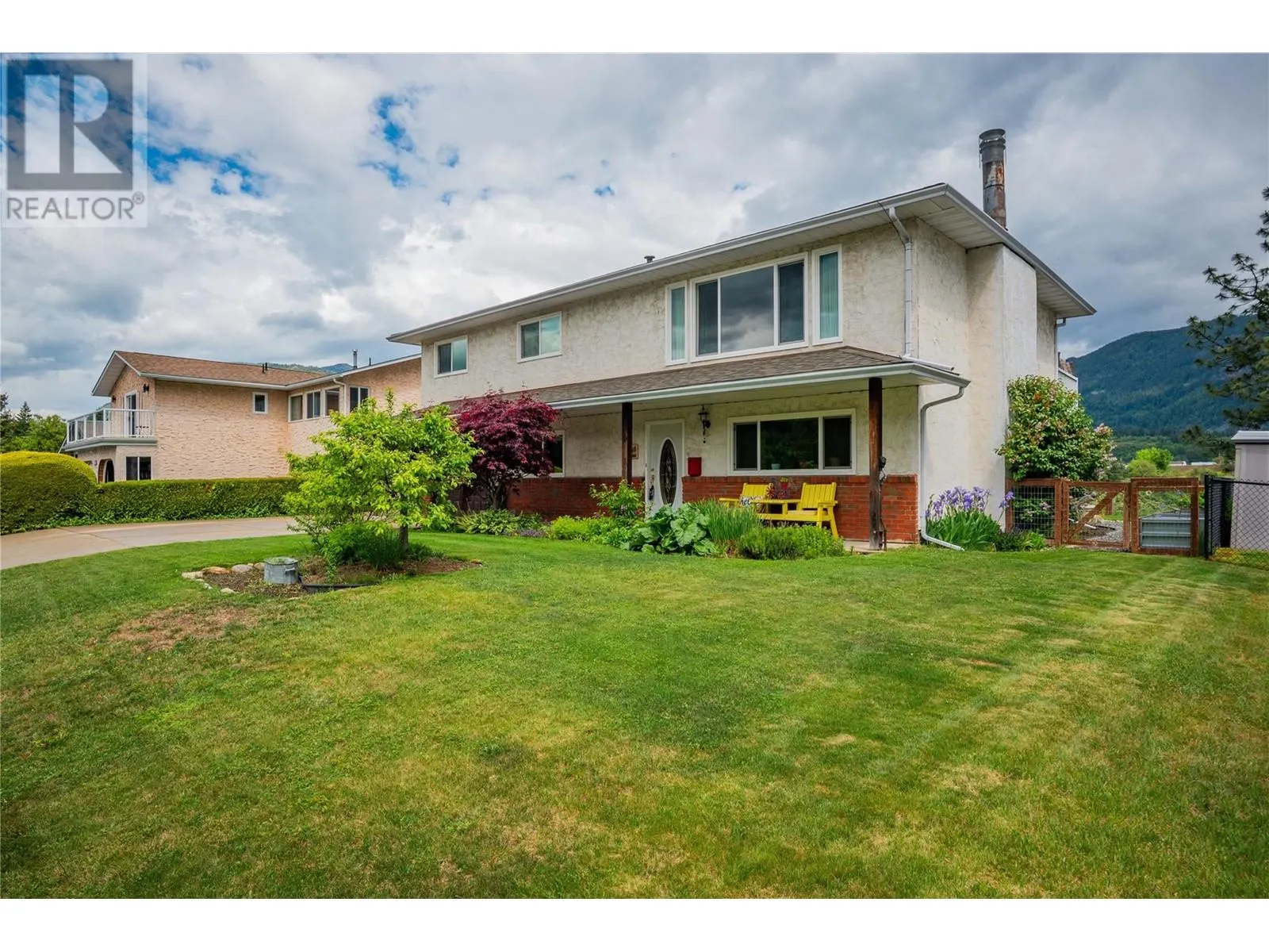 1923 Riverside Crescent