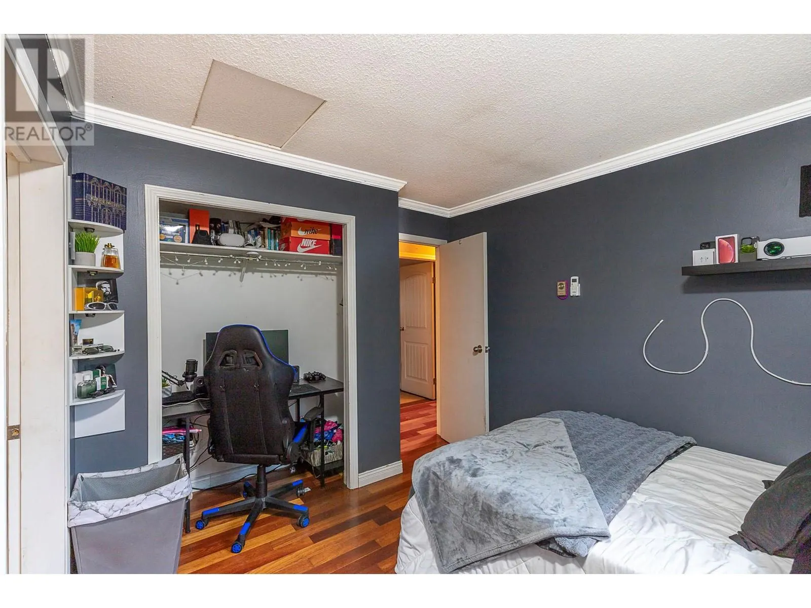 3404 Alexis Park Drive