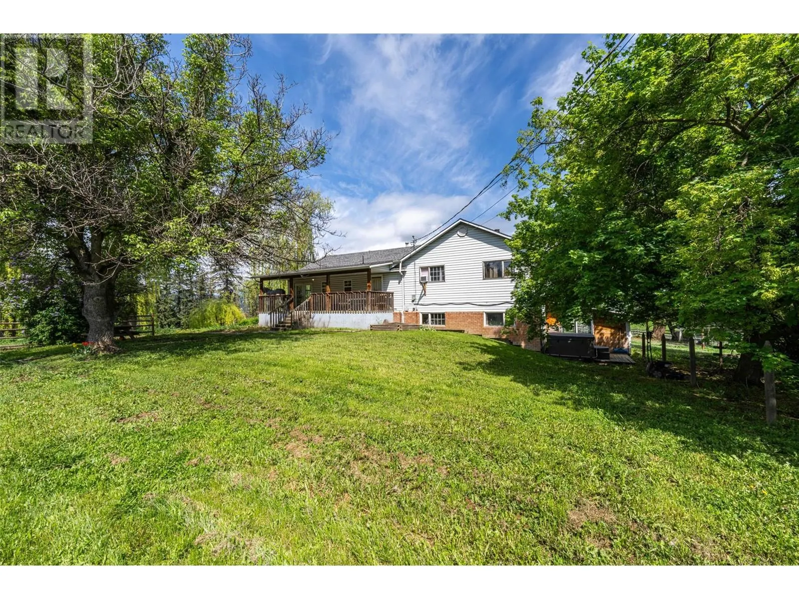 1956 Rosedale E Avenue