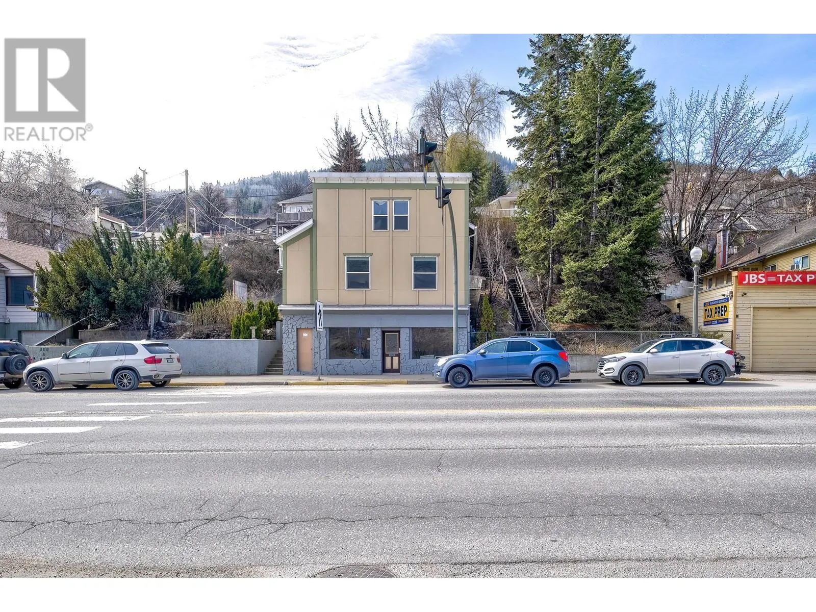 792 ROSSLAND Avenue
