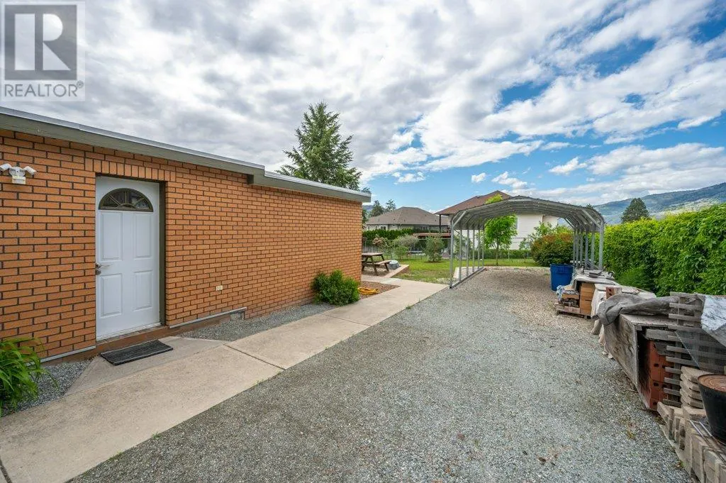 703 Similkameen Avenue