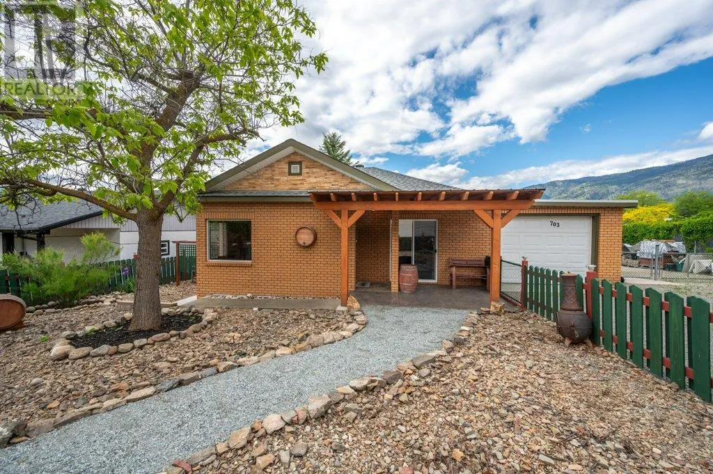 703 Similkameen Avenue