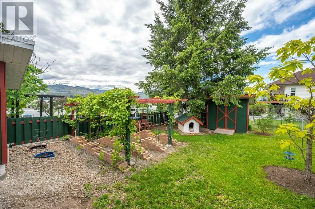 703 Similkameen Avenue