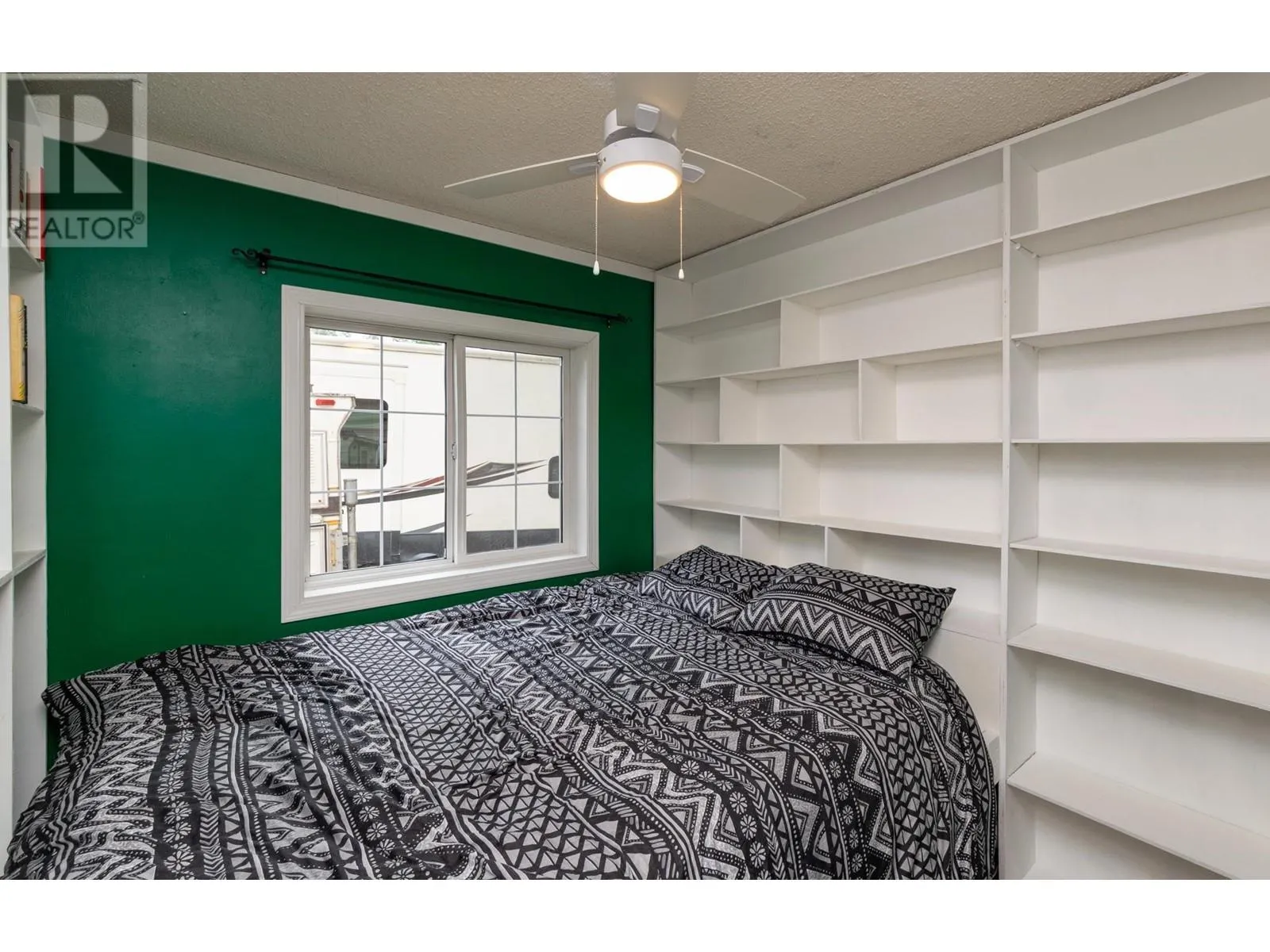 6696 Sunnybrae Canoe Point Road Unit# 12