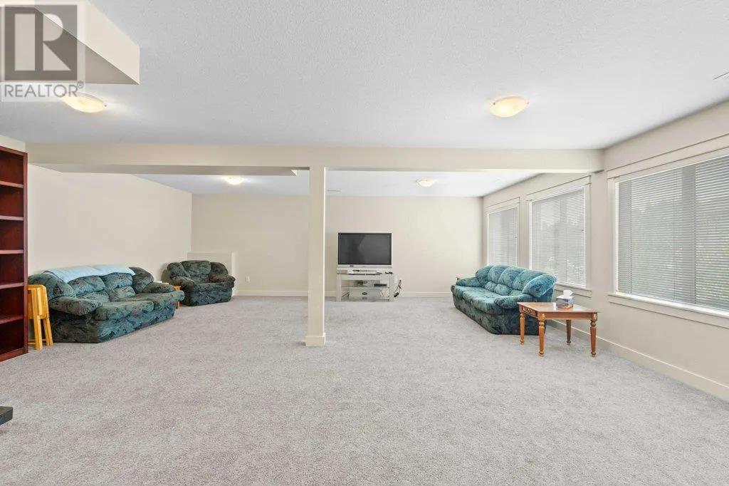 1181 Old Auto Road SE