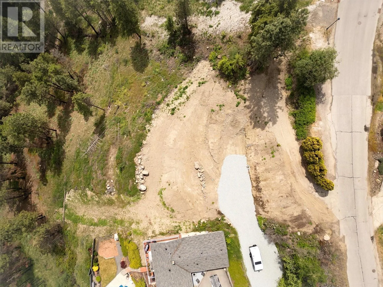 1687 Scott Crescent
