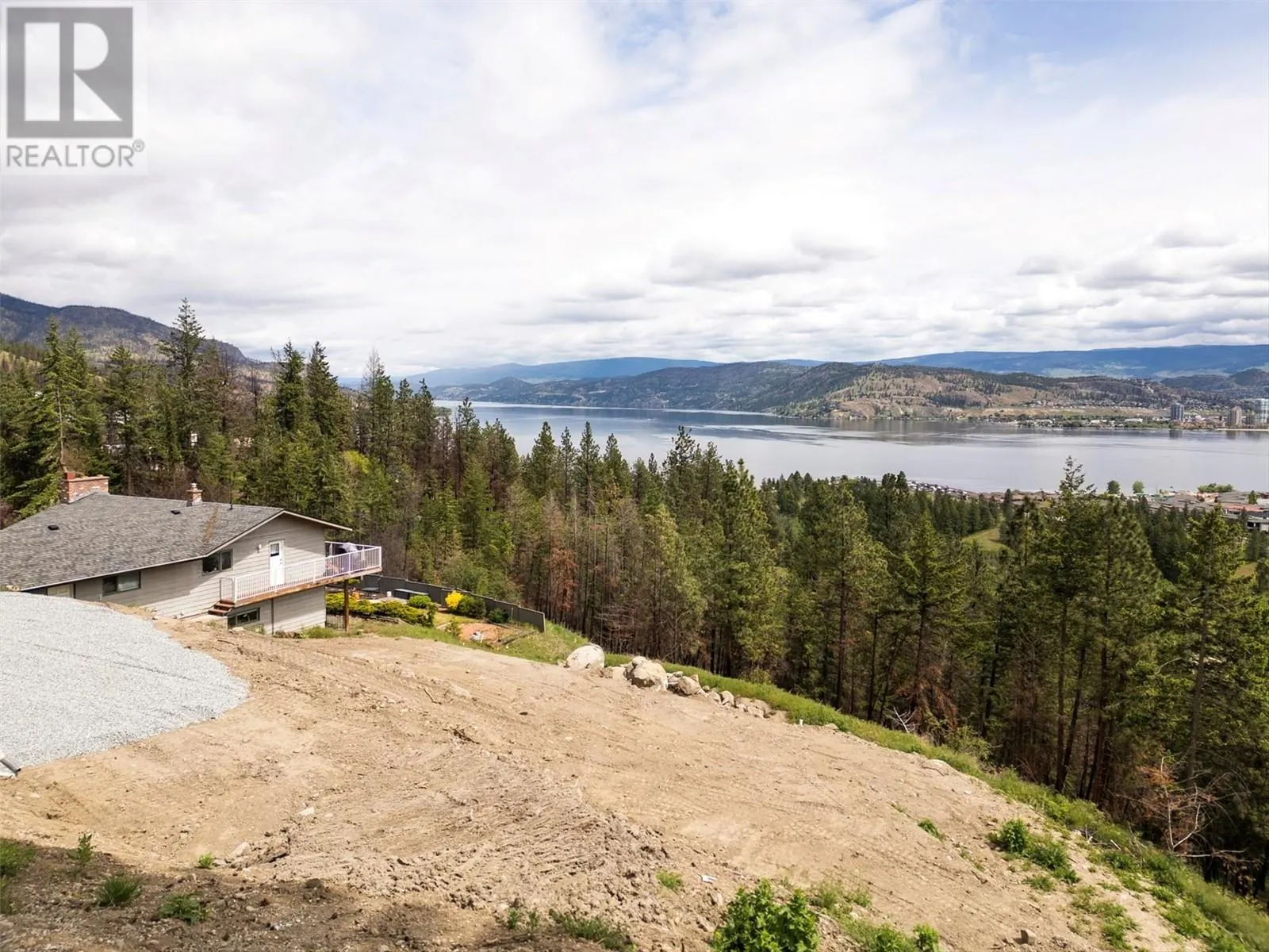 1687 Scott Crescent