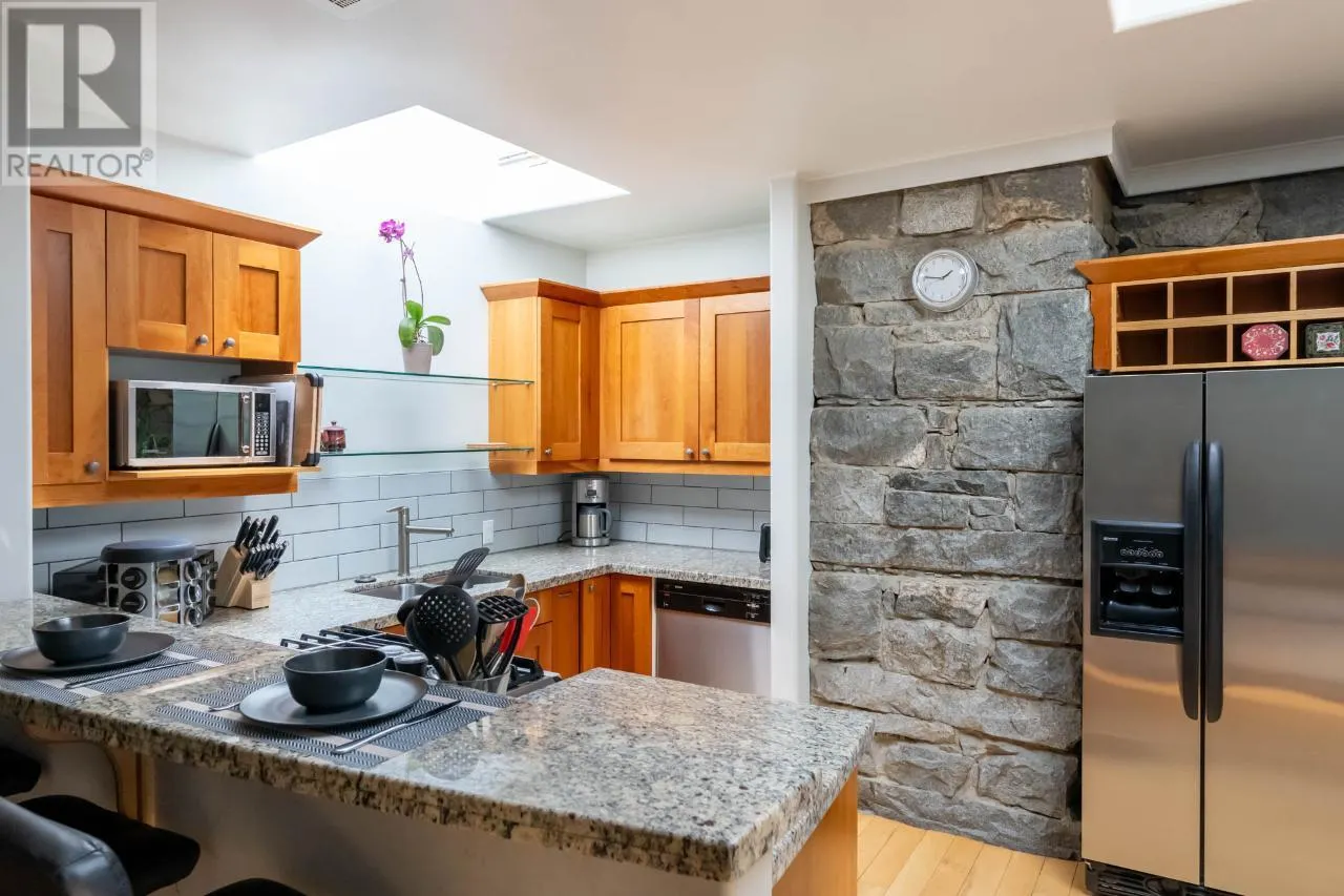 378 BAKER Street