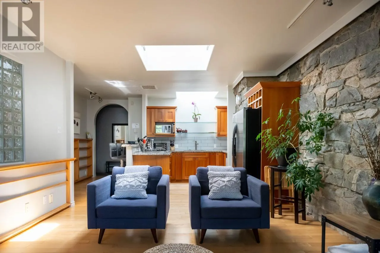 378 BAKER Street