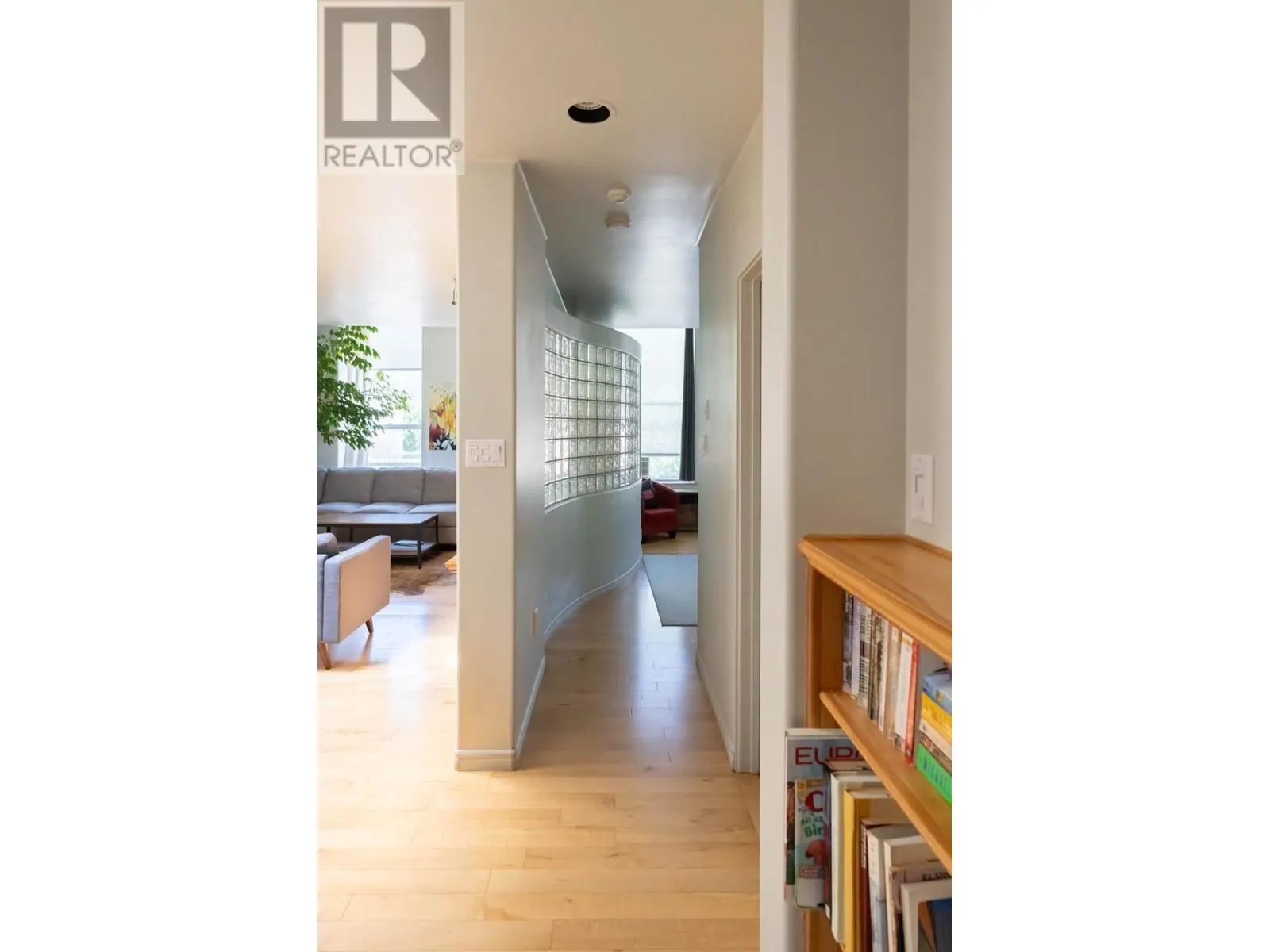 378 BAKER Street