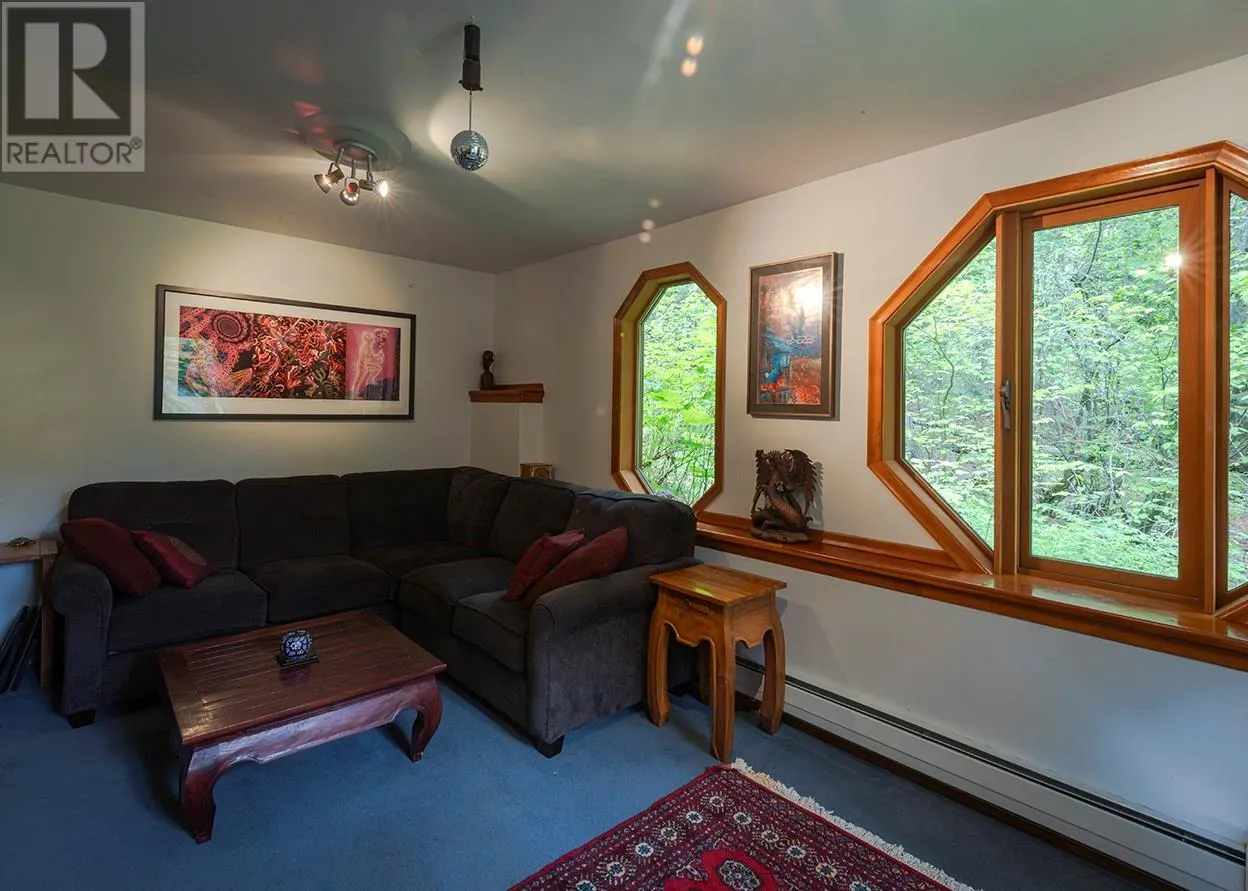 3230 The Middle Road