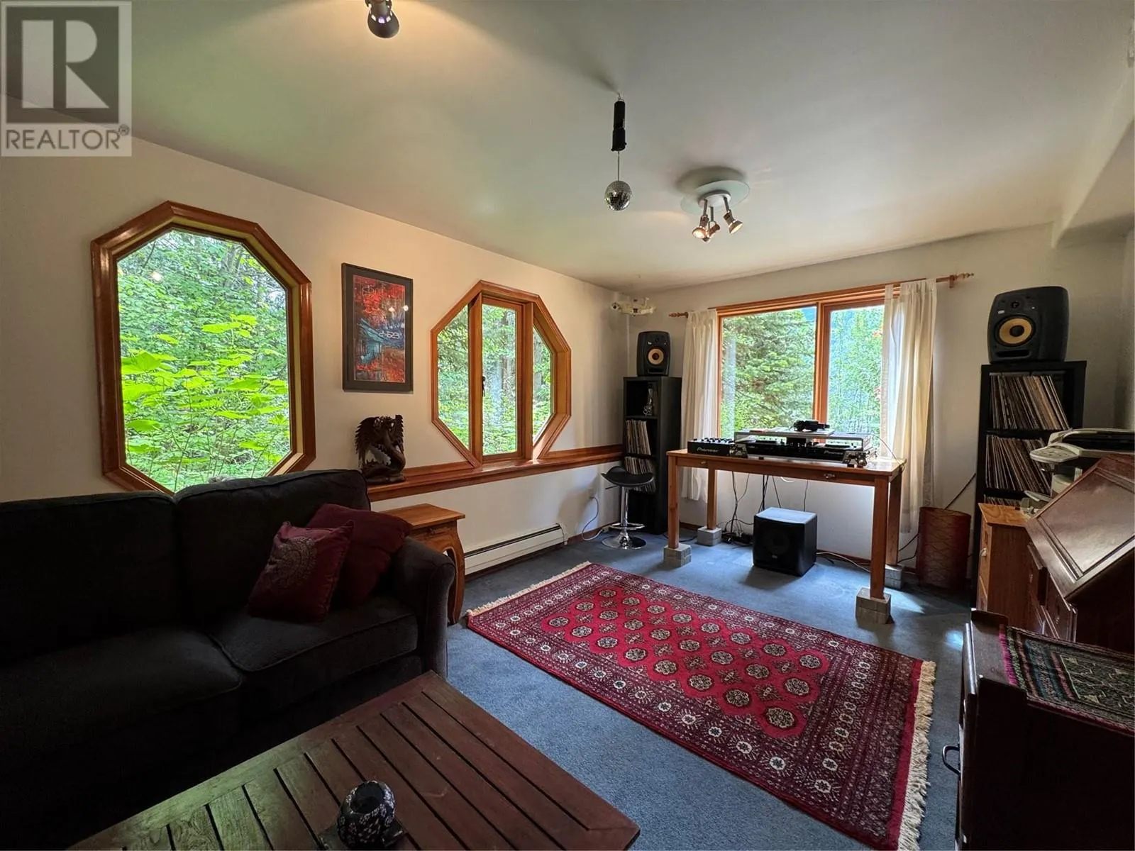 3230 The Middle Road