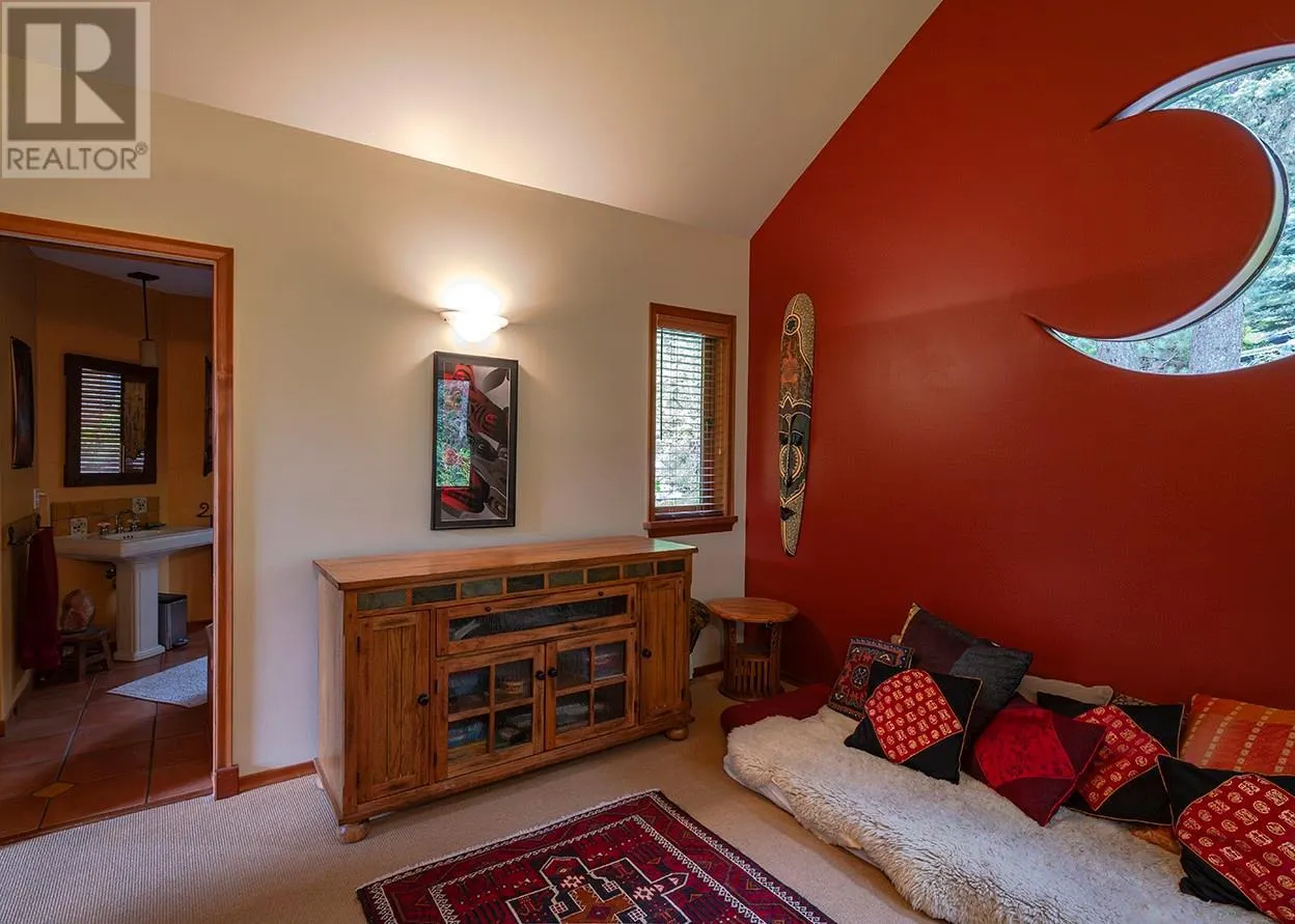 3230 The Middle Road
