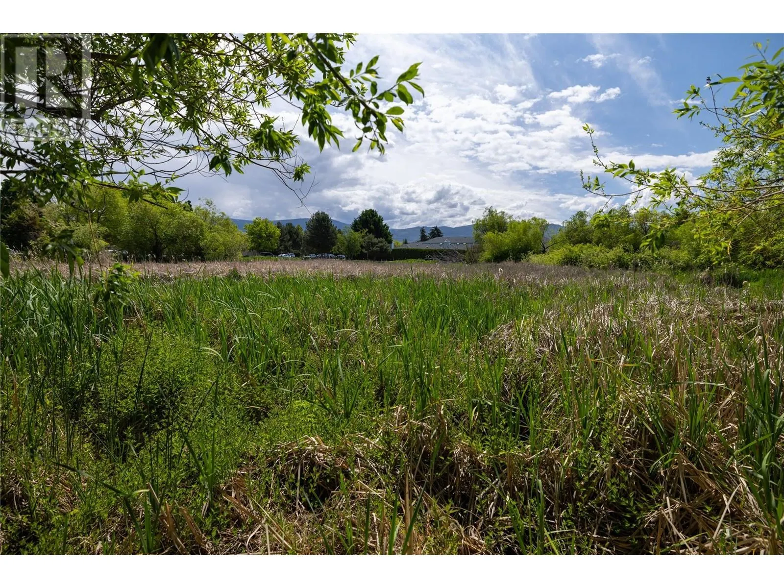 3160 Casorso Road Unit# 423