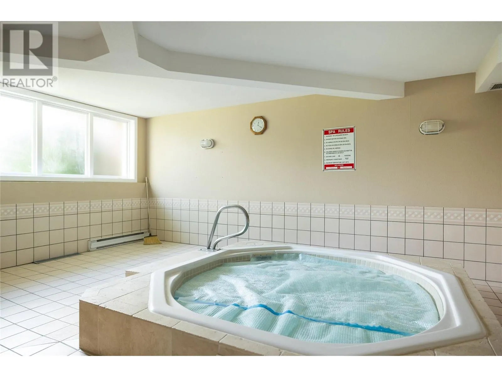 3160 Casorso Road Unit# 423