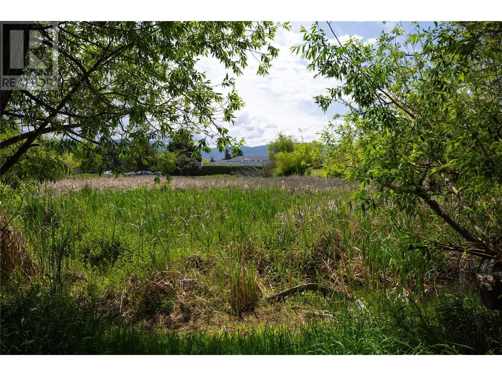 3160 Casorso Road Unit# 423