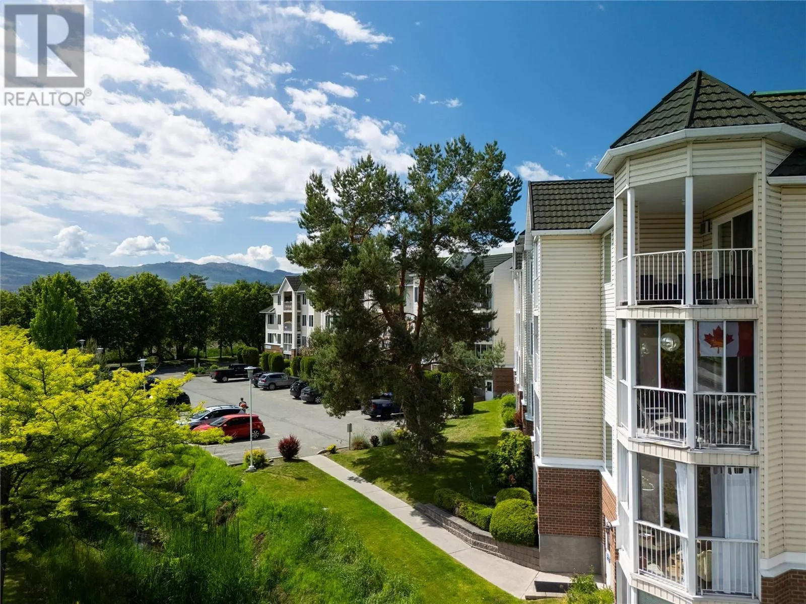 3160 Casorso Road Unit# 423