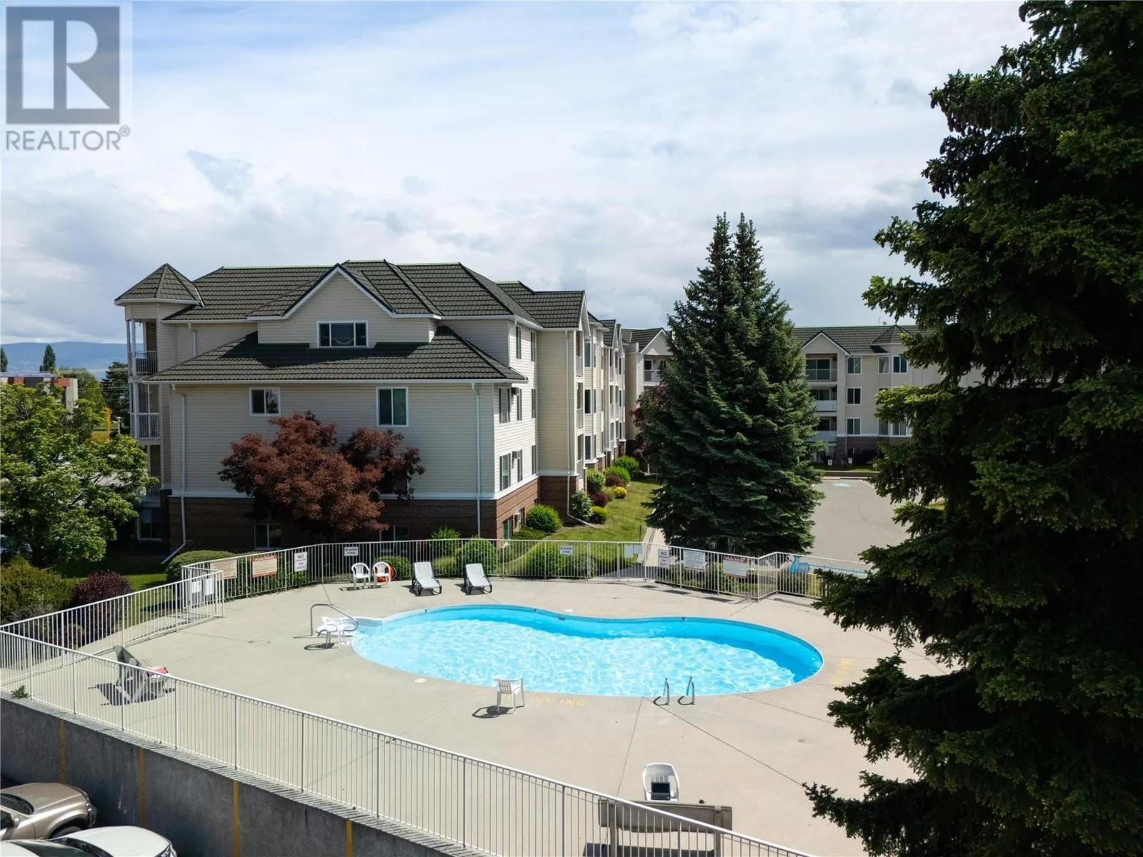 3160 Casorso Road Unit# 423
