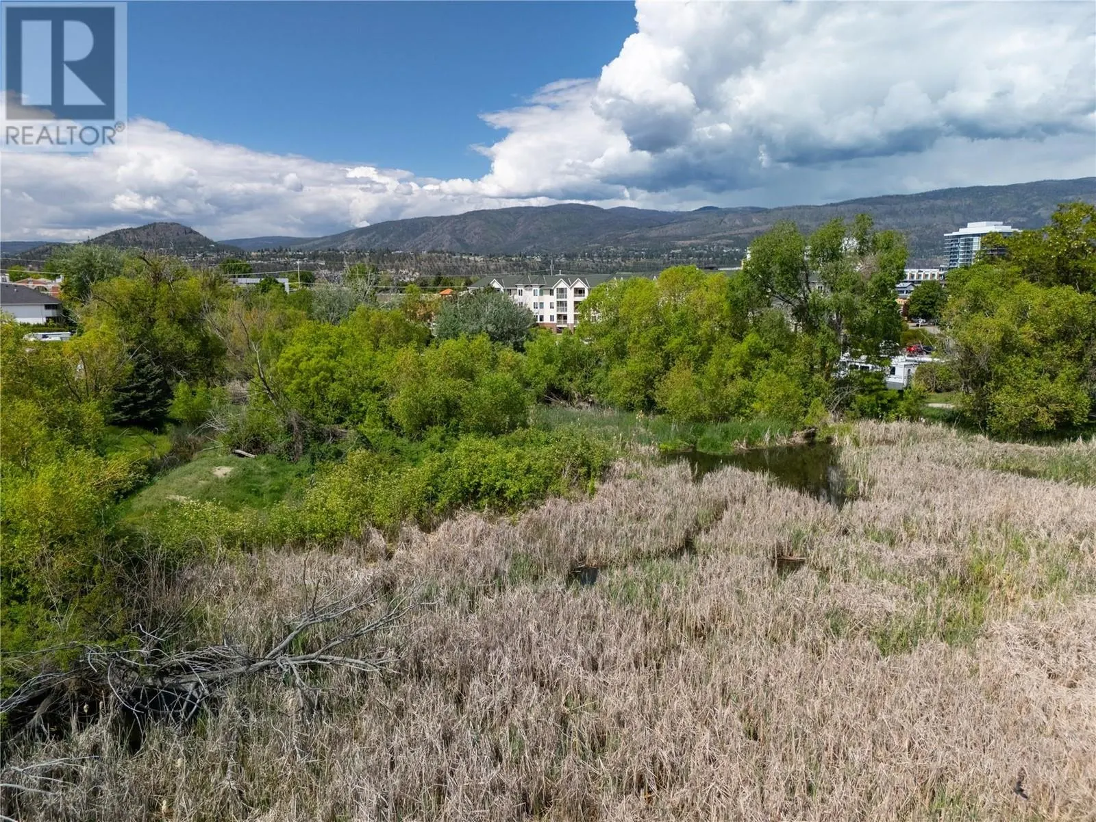 3160 Casorso Road Unit# 423