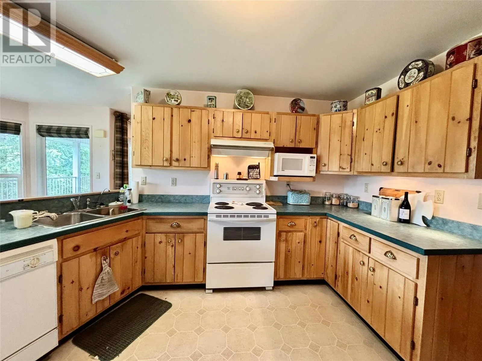 1611 Tappen Notch Hill Road