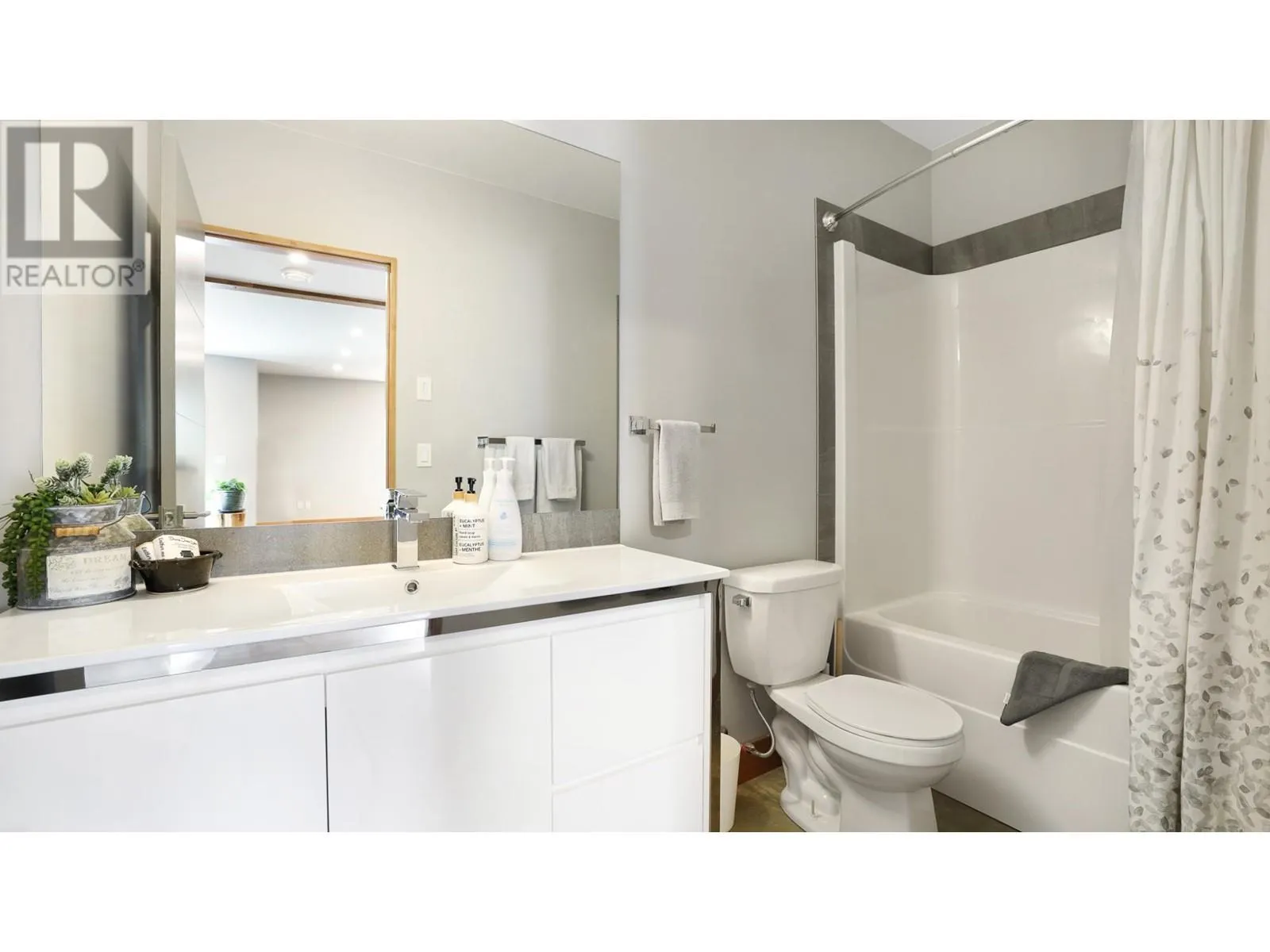 2160 KOOTENAY 3 Road