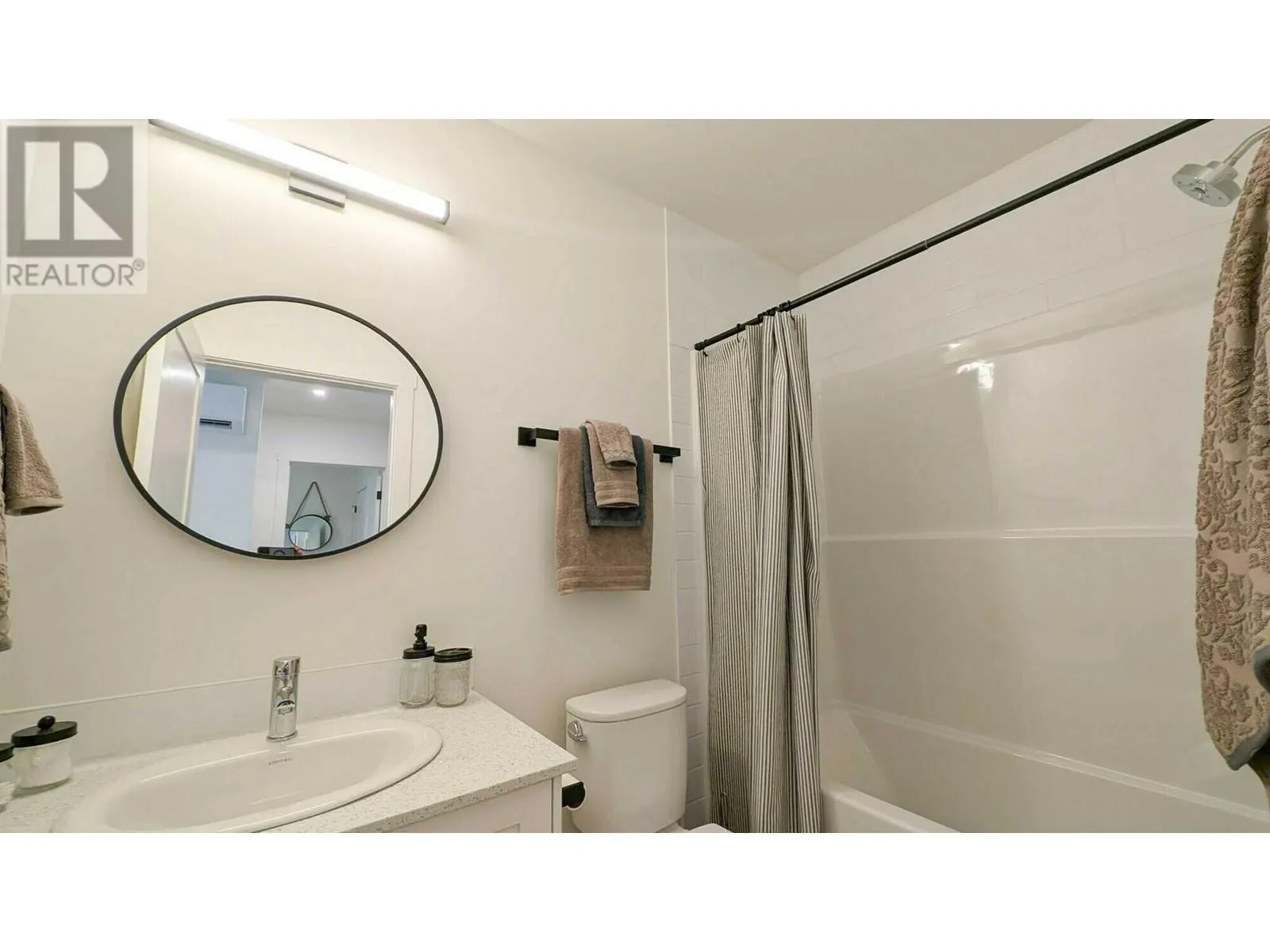 2102 Pine Tree Road Unit# 52