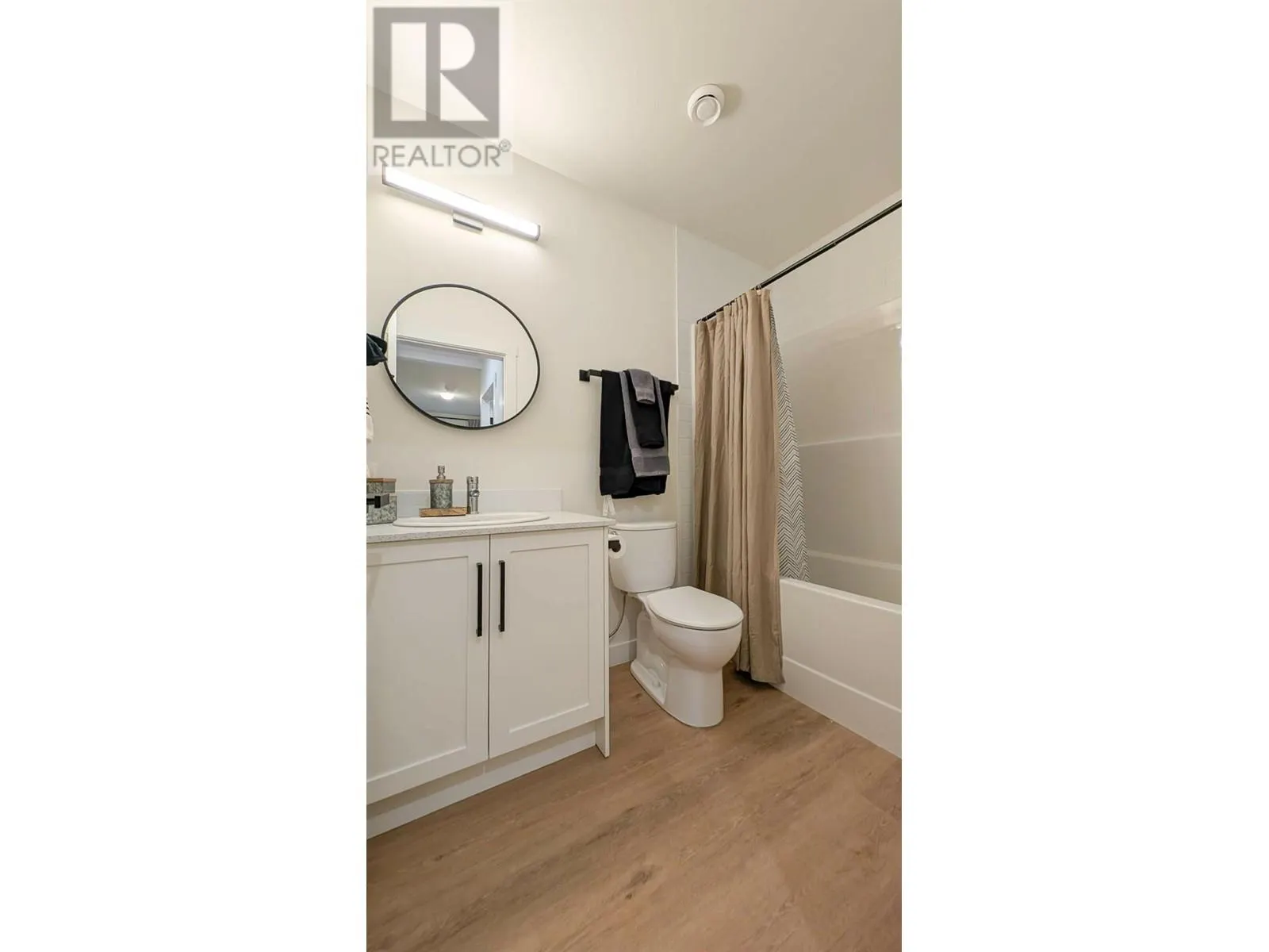 2102 Pine Tree Road Unit# 52
