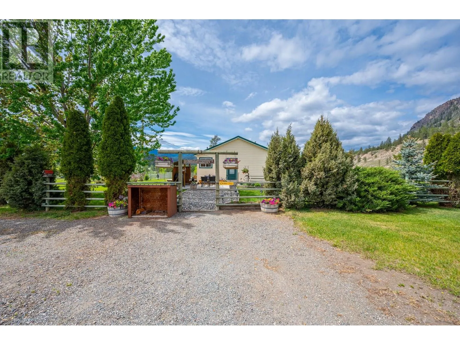 2225 Hazelhurst Road
