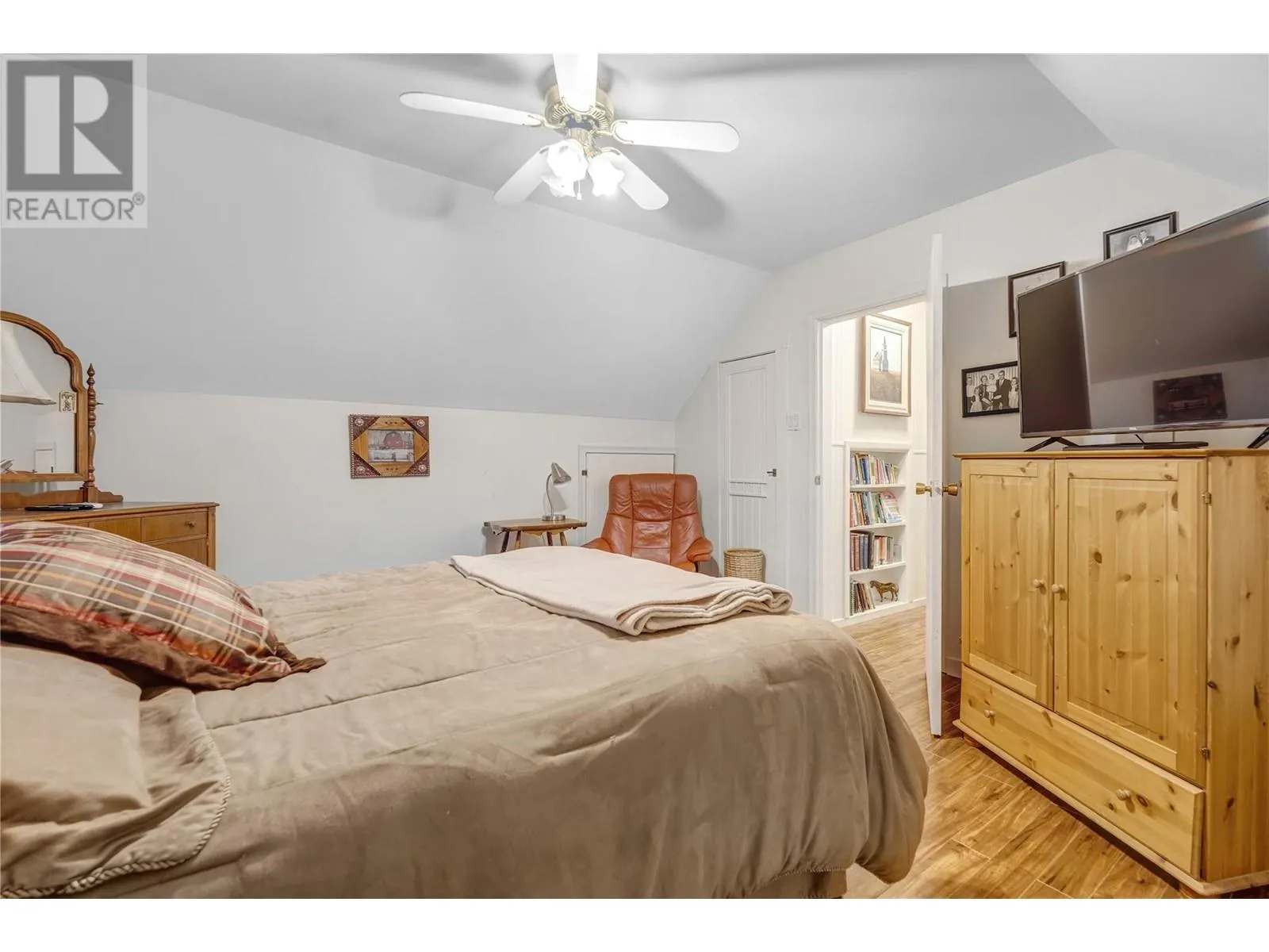 15902 Prairie Valley Road