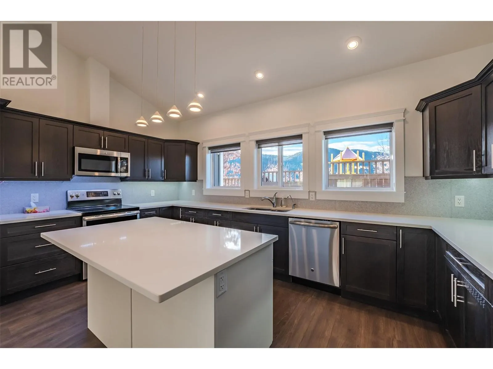 4400 MCLEAN CREEK Road Unit# 301