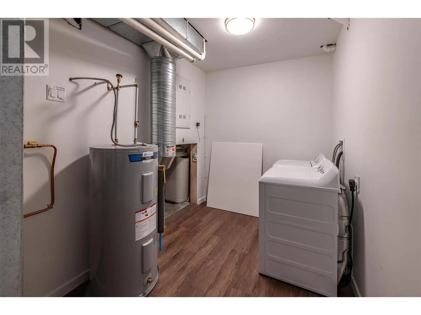 4400 MCLEAN CREEK Road Unit# 301