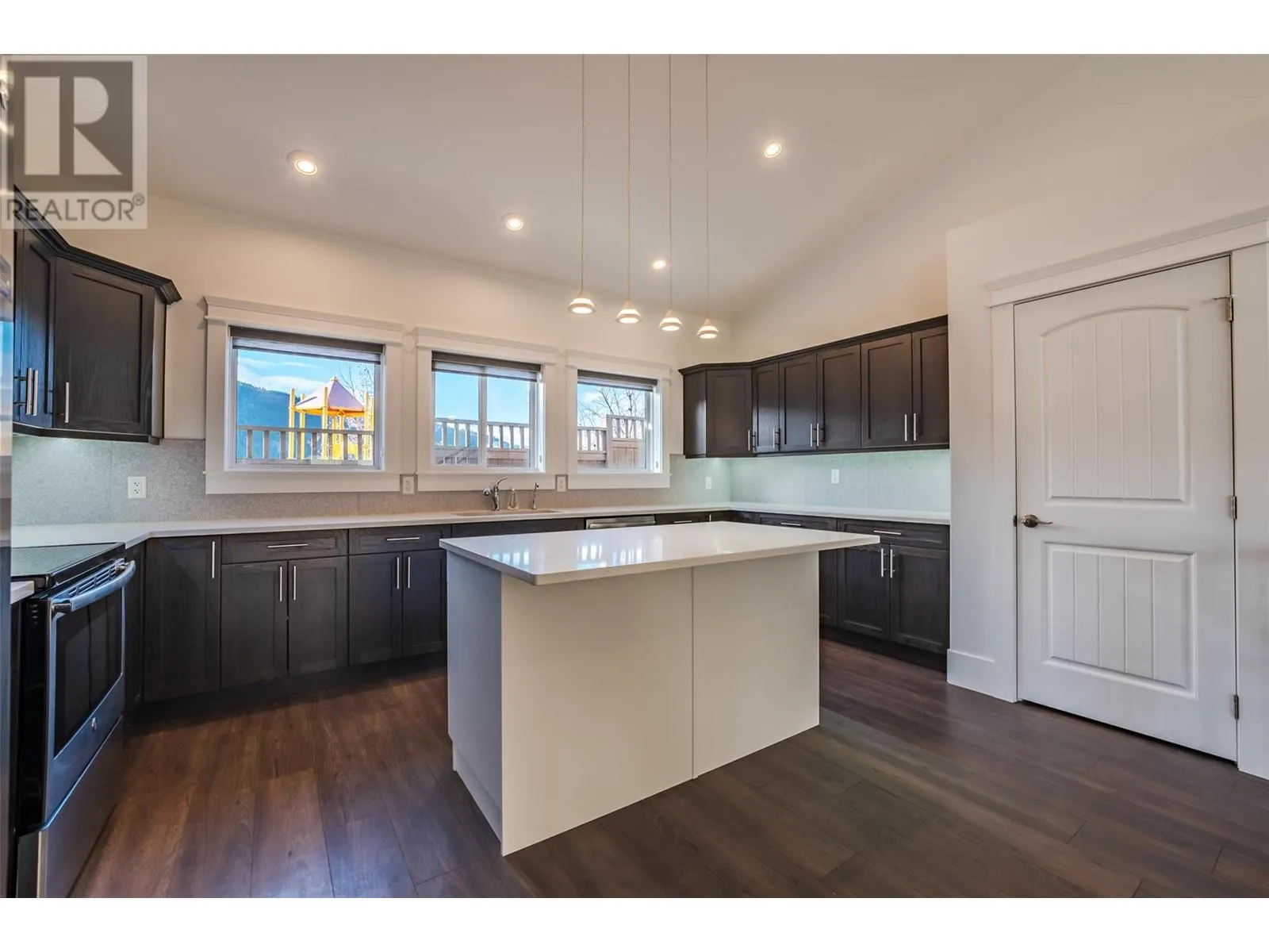 4400 MCLEAN CREEK Road Unit# 301