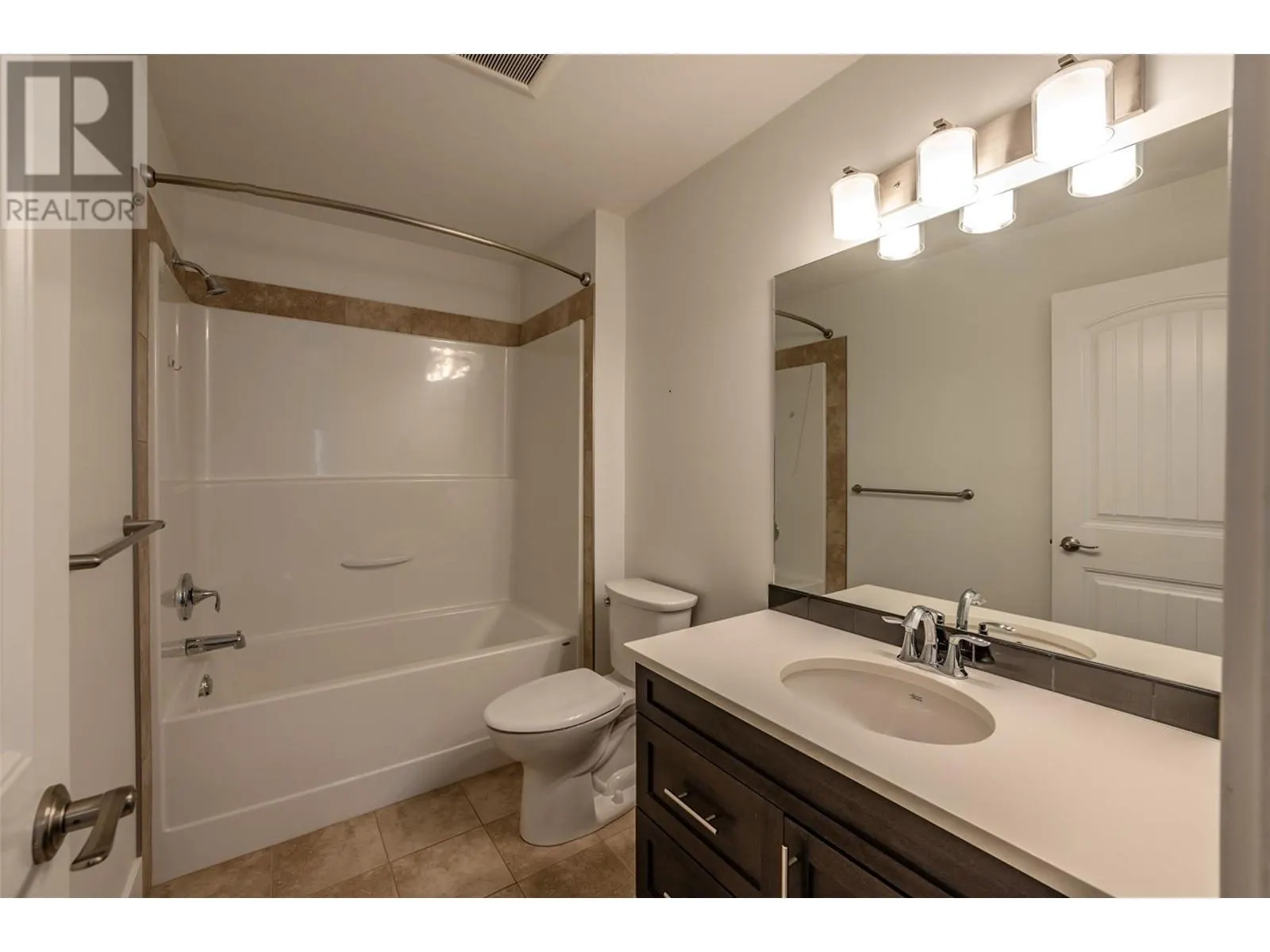 4400 MCLEAN CREEK Road Unit# 301