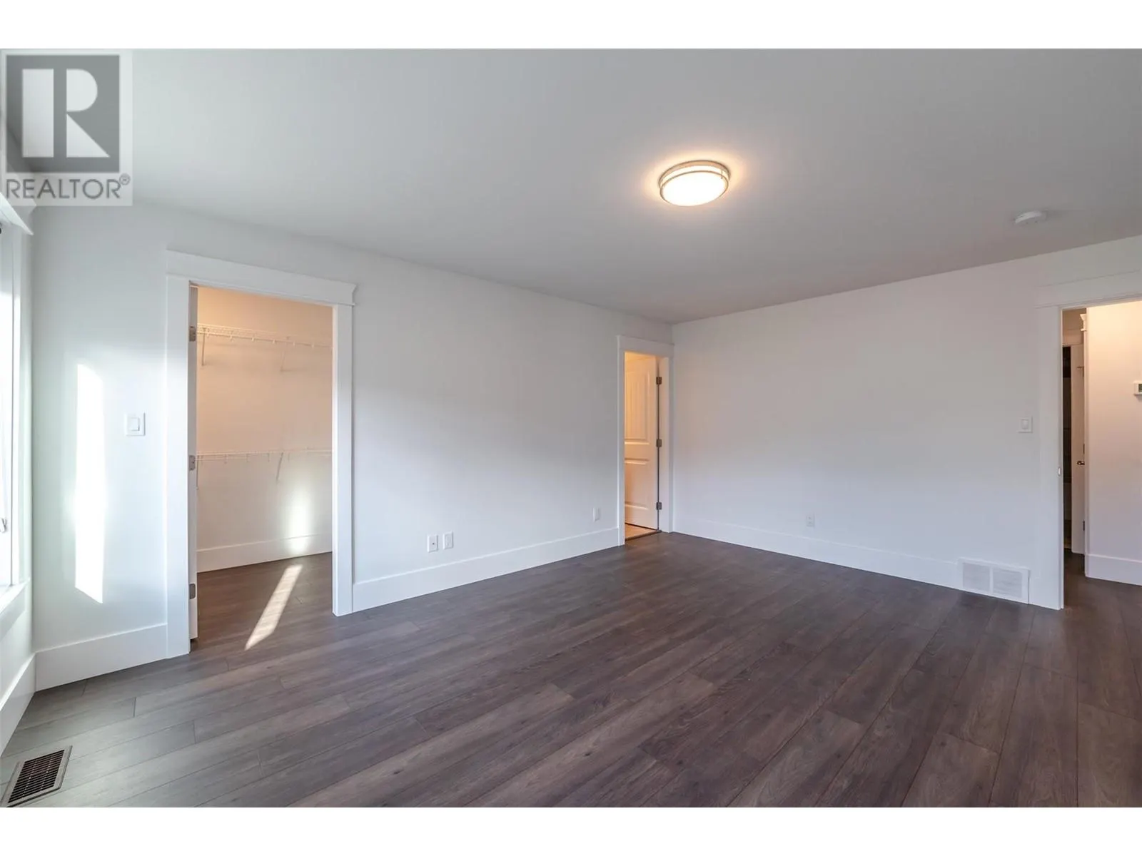 4400 MCLEAN CREEK Road Unit# 301