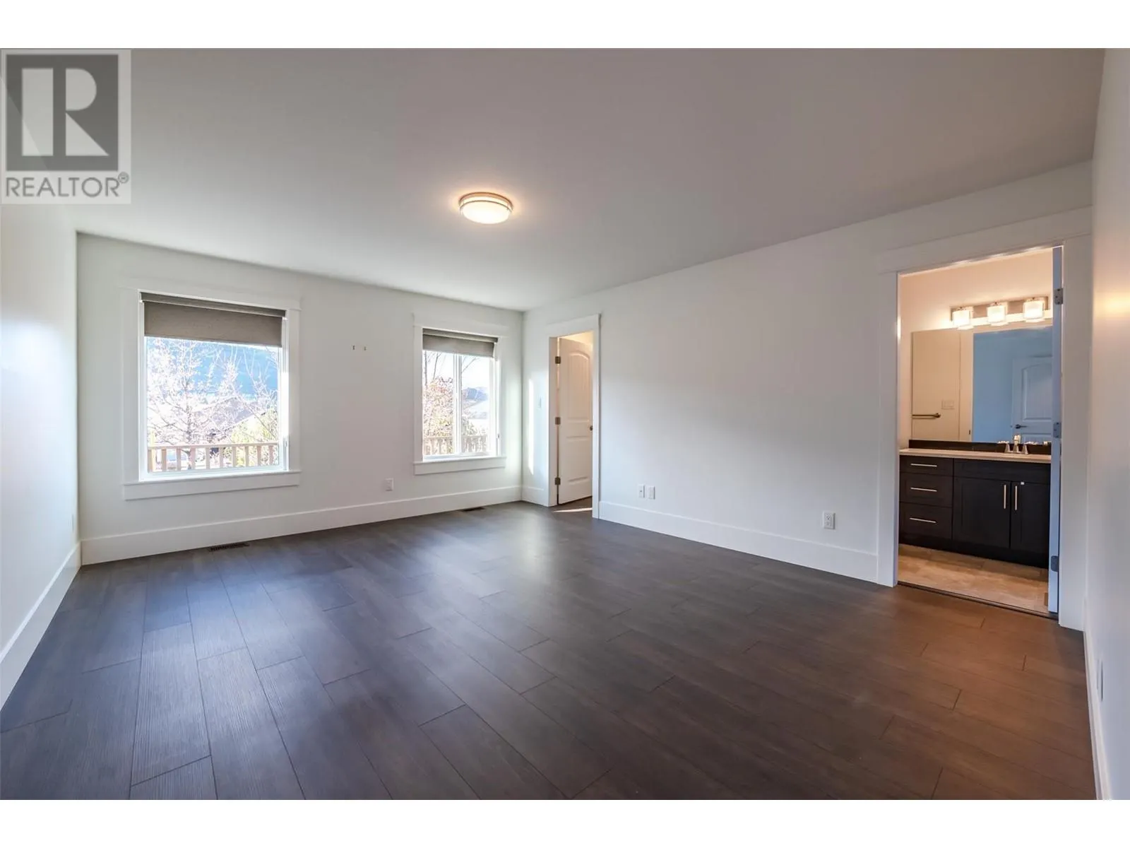 4400 MCLEAN CREEK Road Unit# 301
